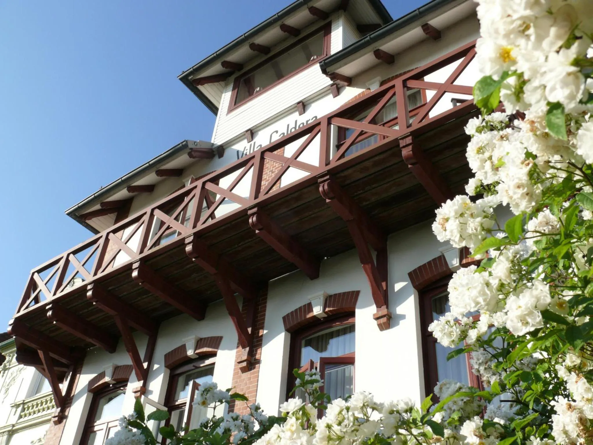 Facade/entrance in Hotel Villa Caldera