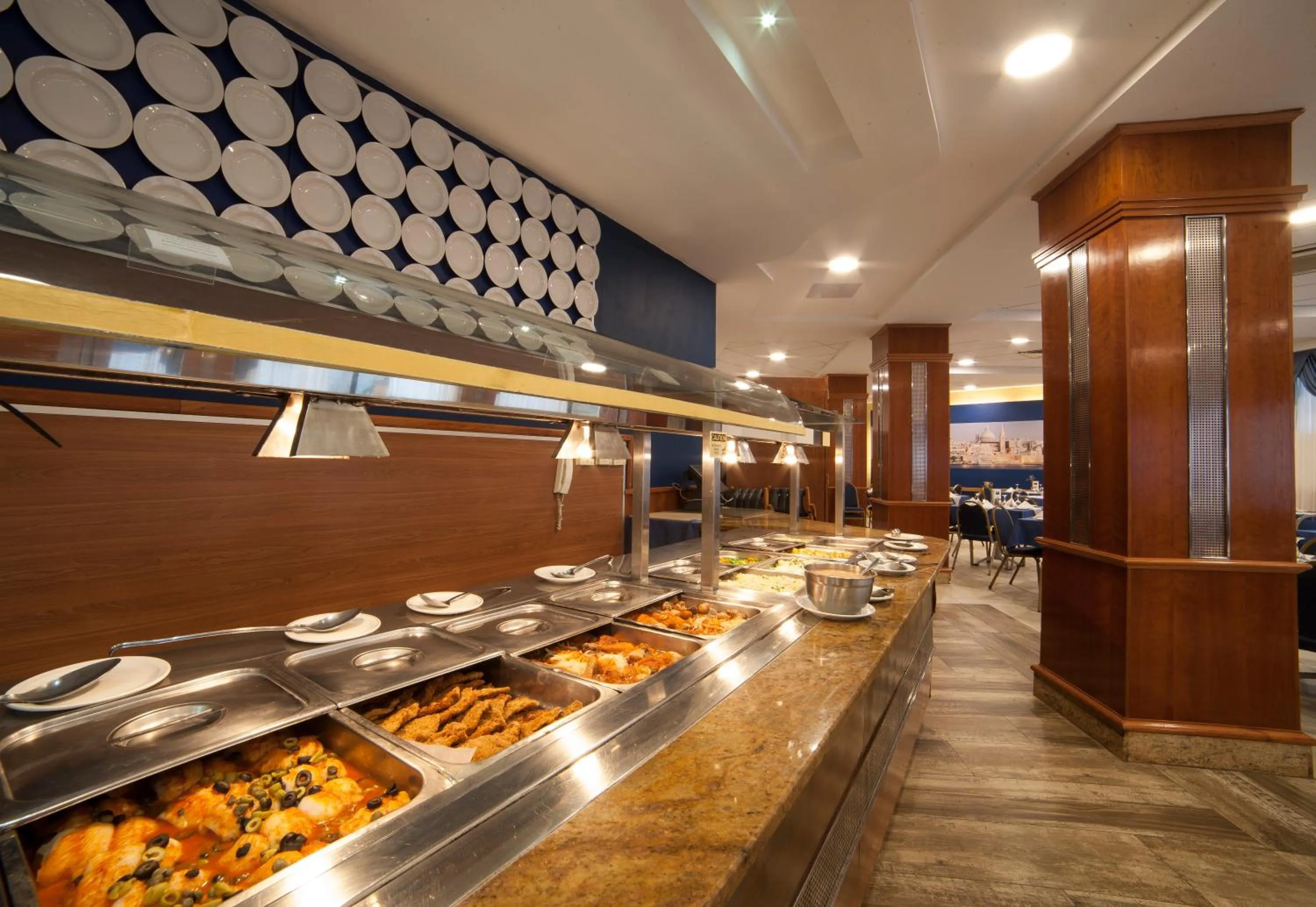 Restaurant/places to eat in Bella Vista Hotel