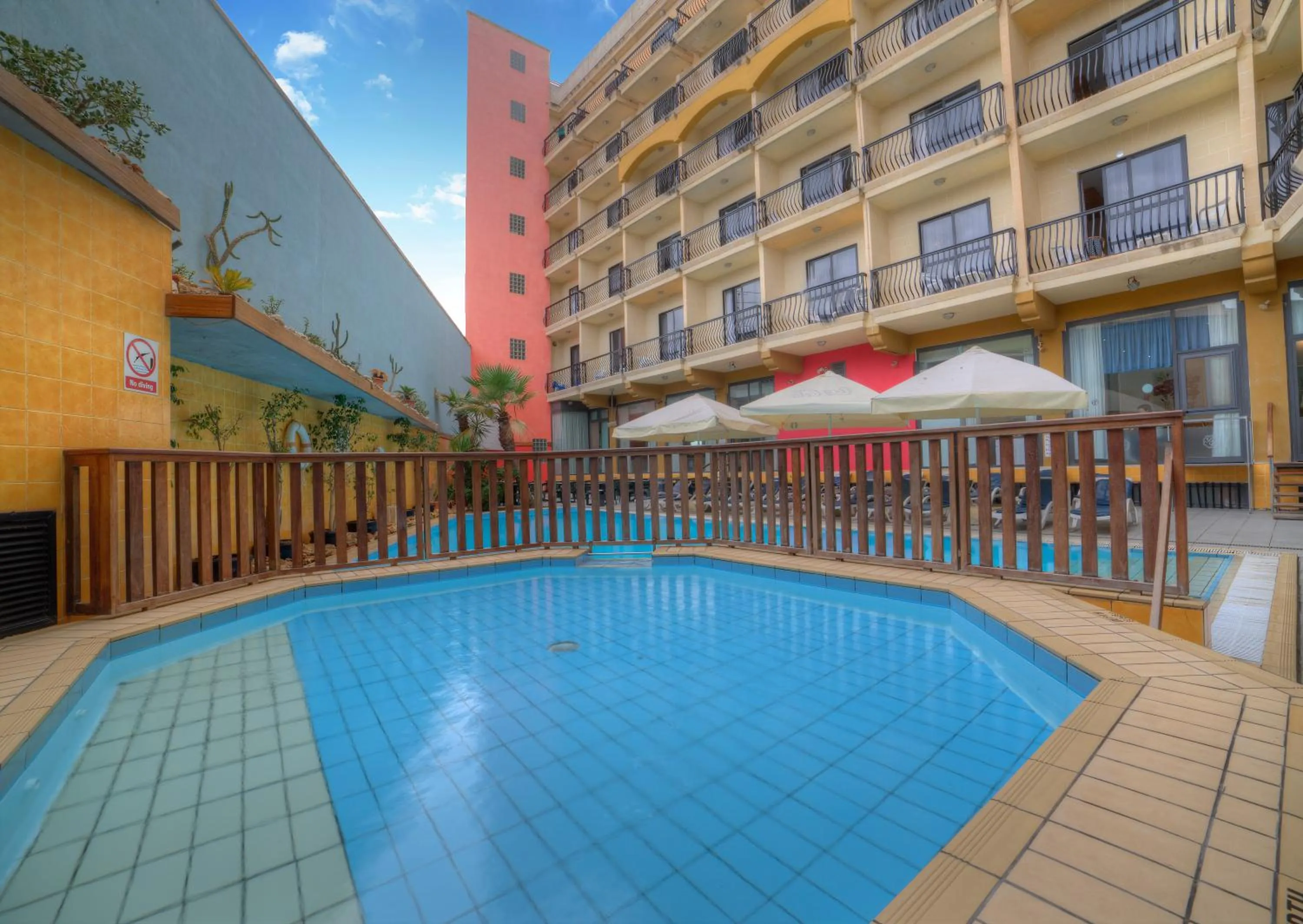 Property building in Bella Vista Hotel