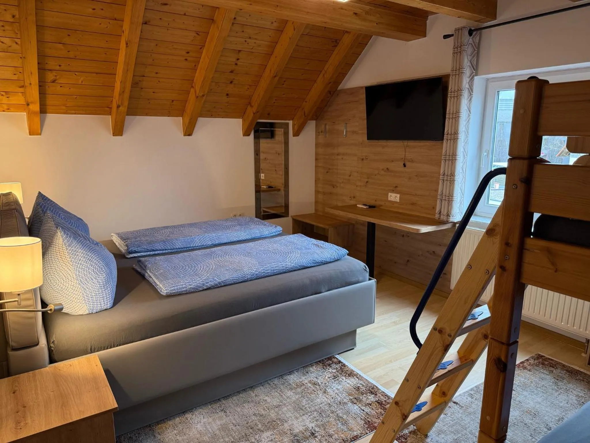 Photo of the whole room in Gästehaus Rana