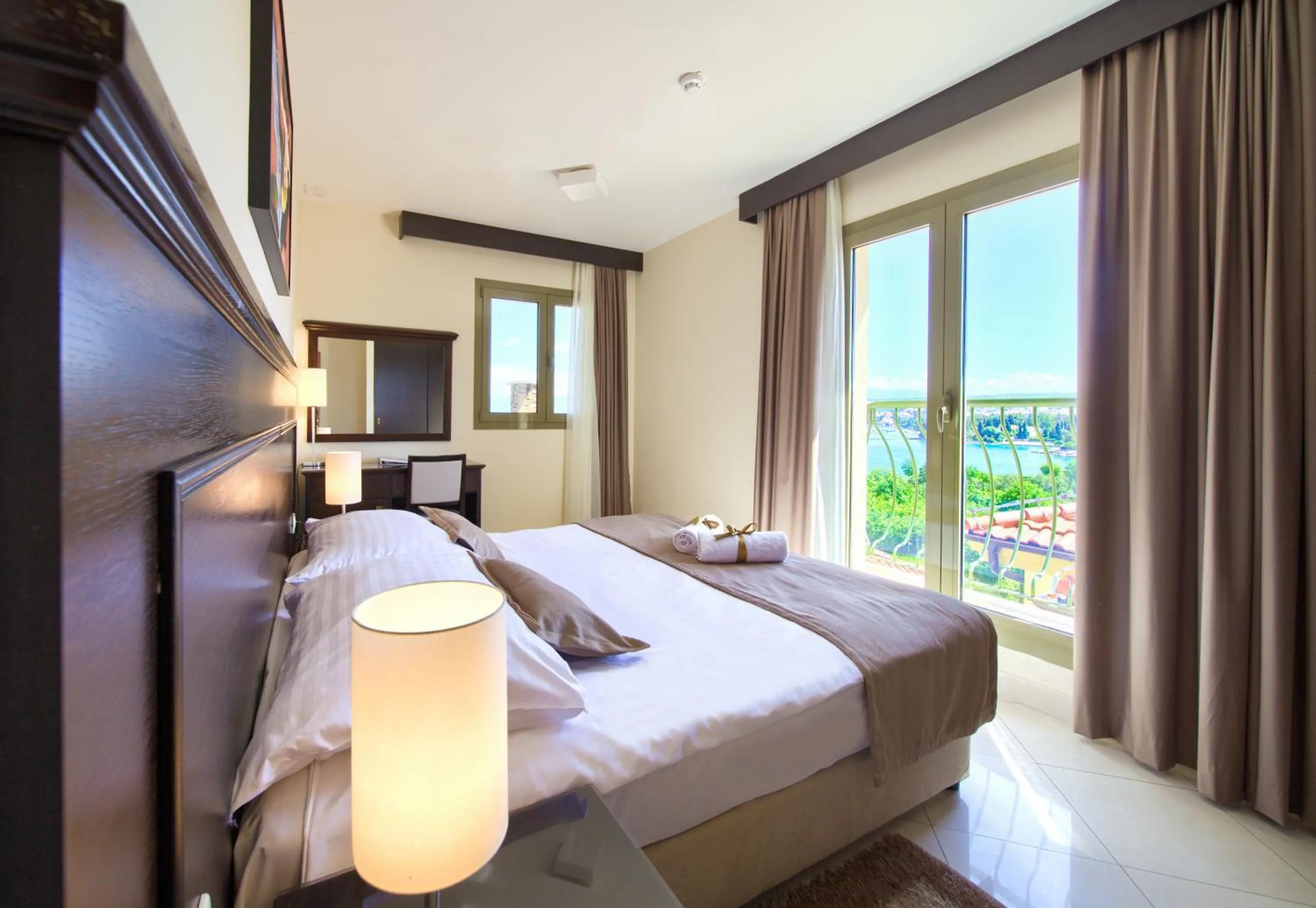 Bedroom, Bed in Blue Waves Resort