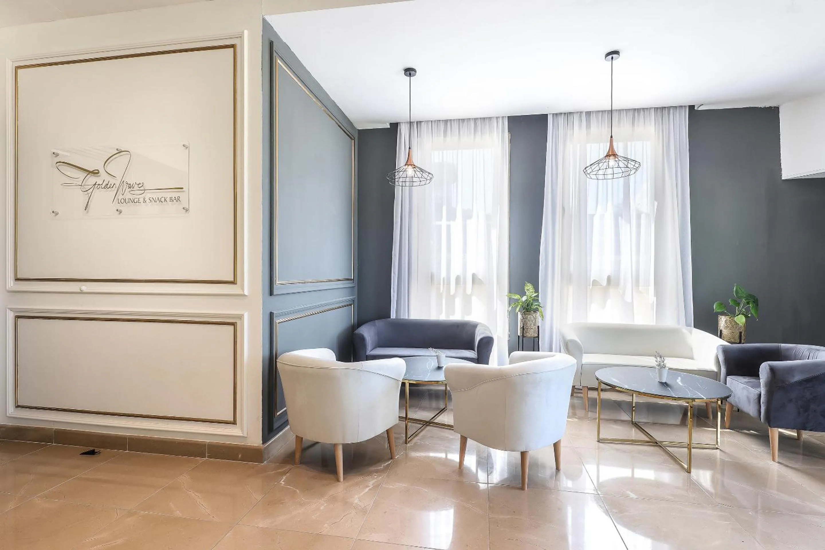 Restaurant/places to eat in Blue Waves Resort