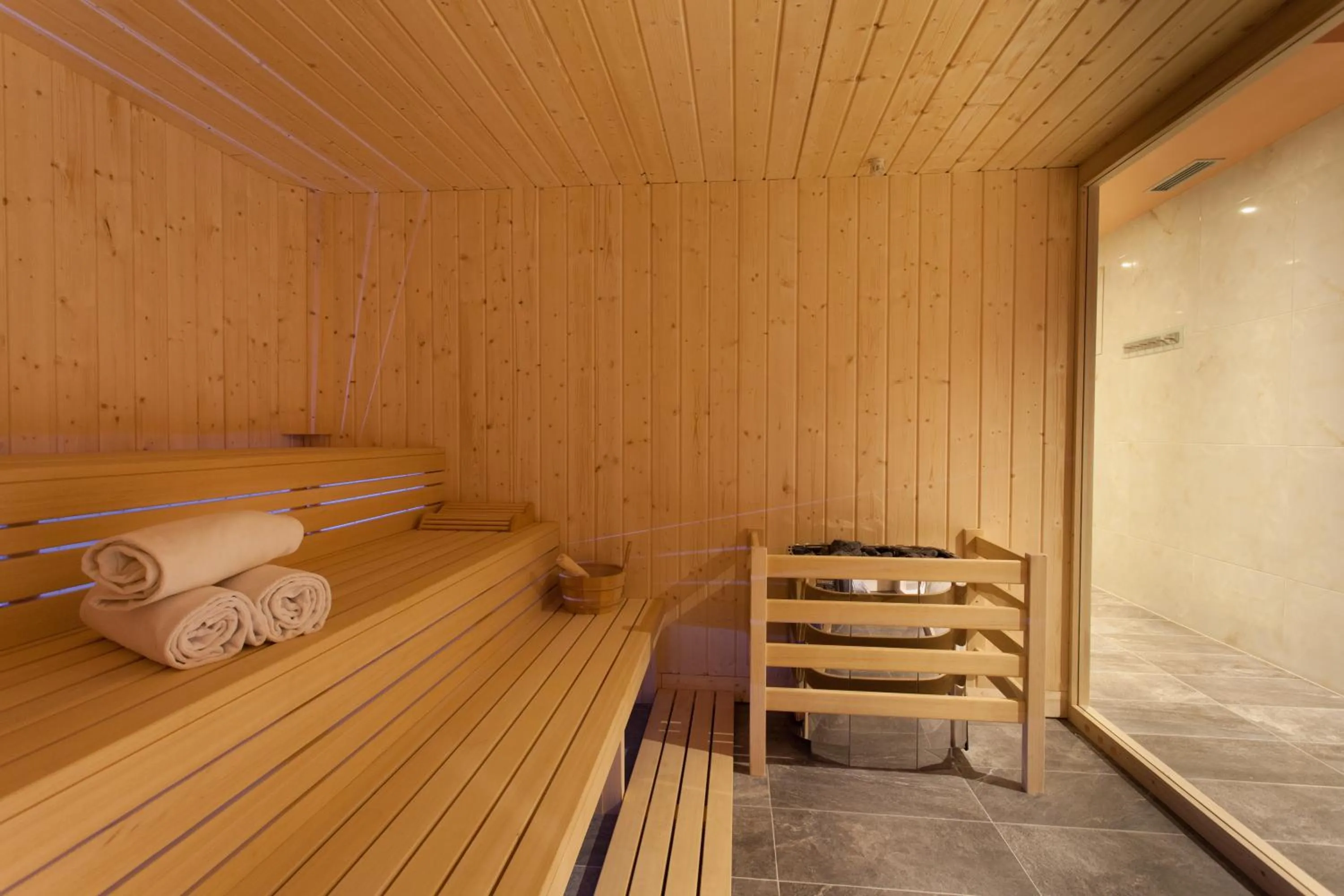 Sauna in Blue Waves Resort