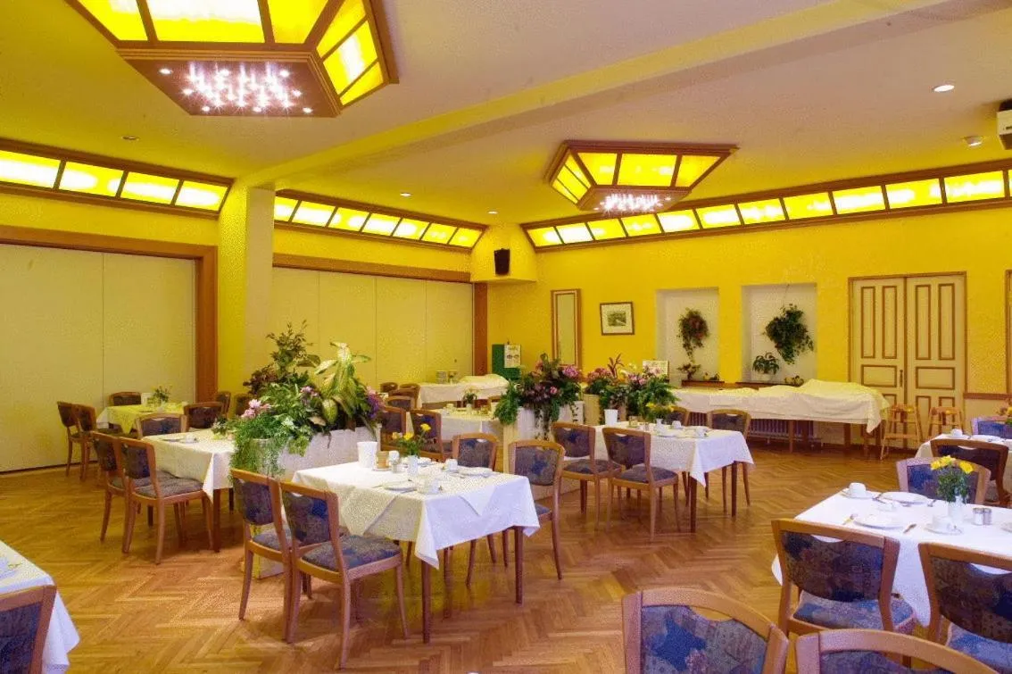 Restaurant/places to eat in Landgasthof Tarp