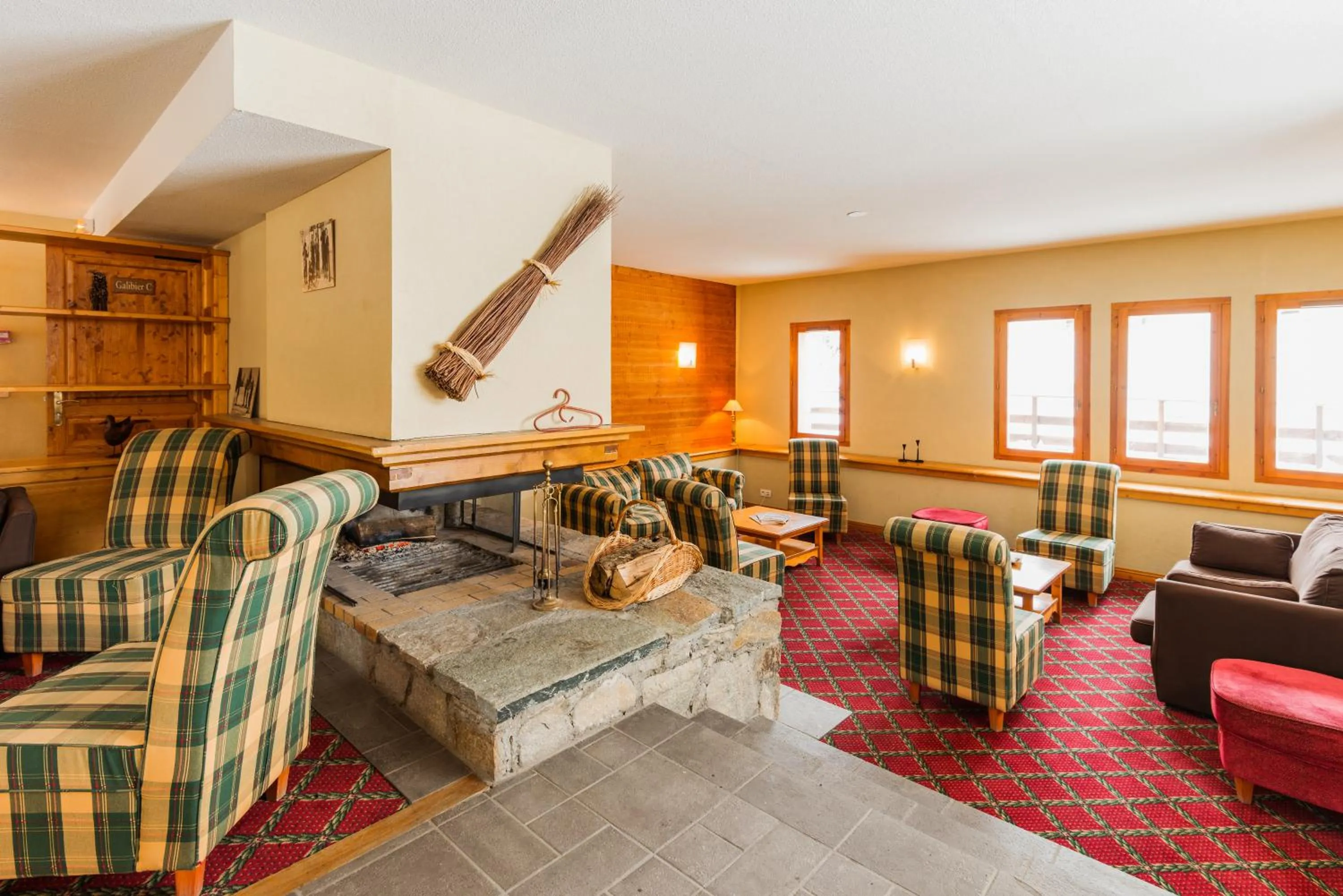 Lobby or reception in Lagrange Vacances Chalets du Galibier