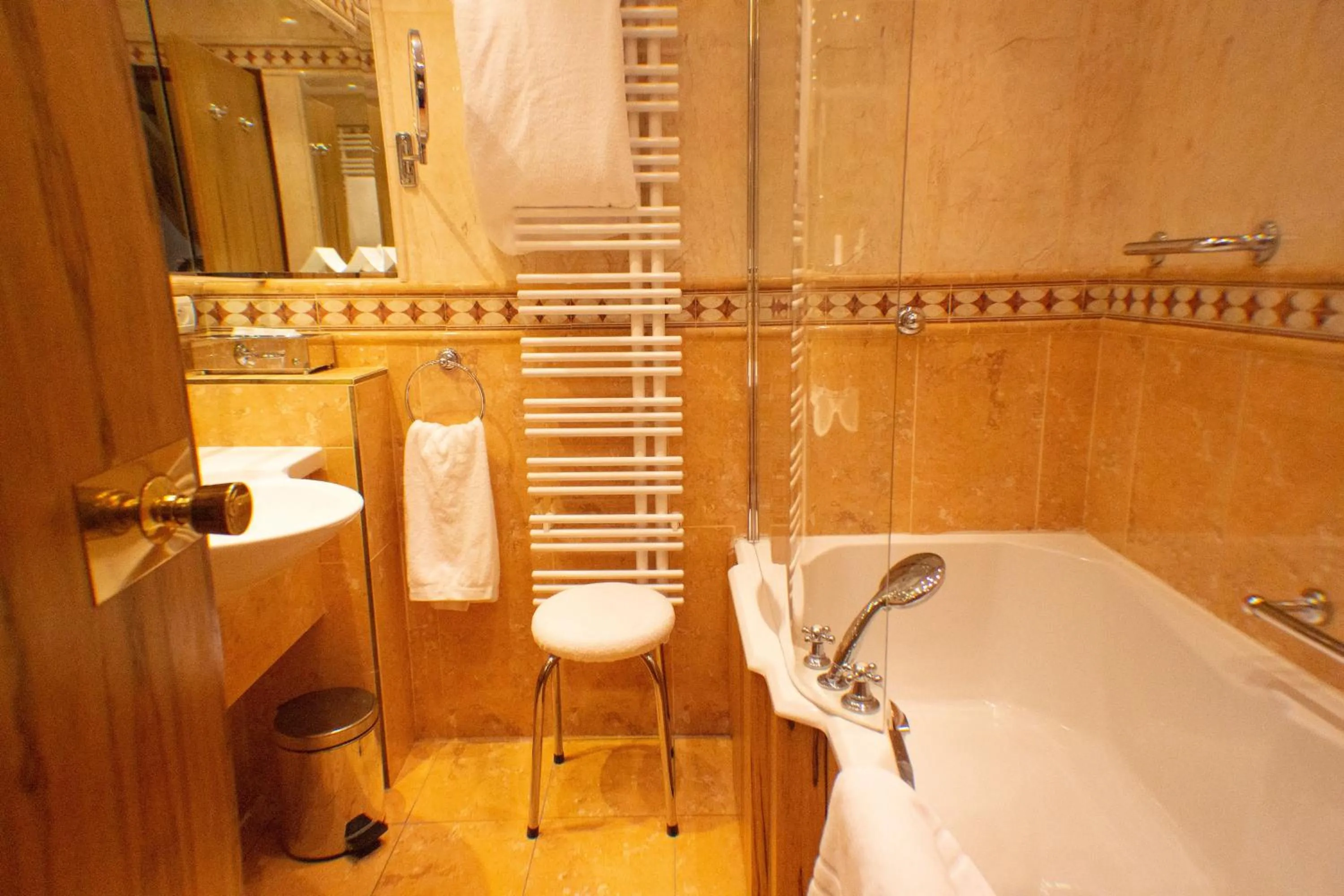 Bathroom in Hôtel Alpen Ruitor