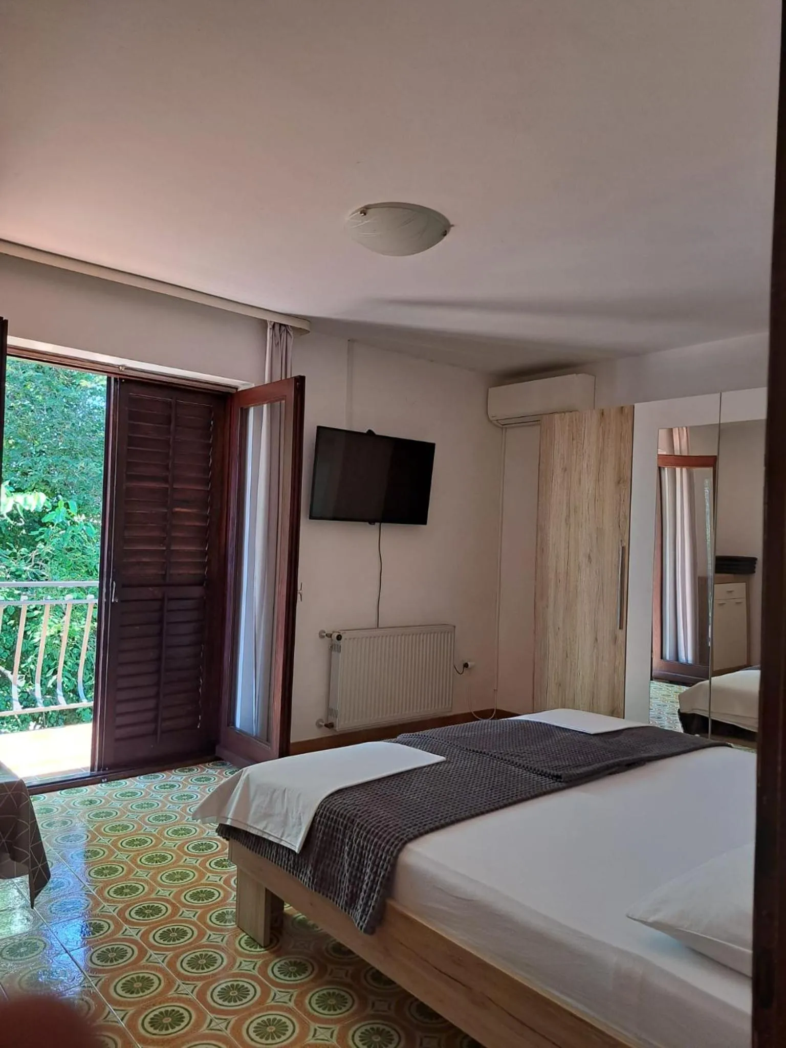 Bed in Apartment Dragica