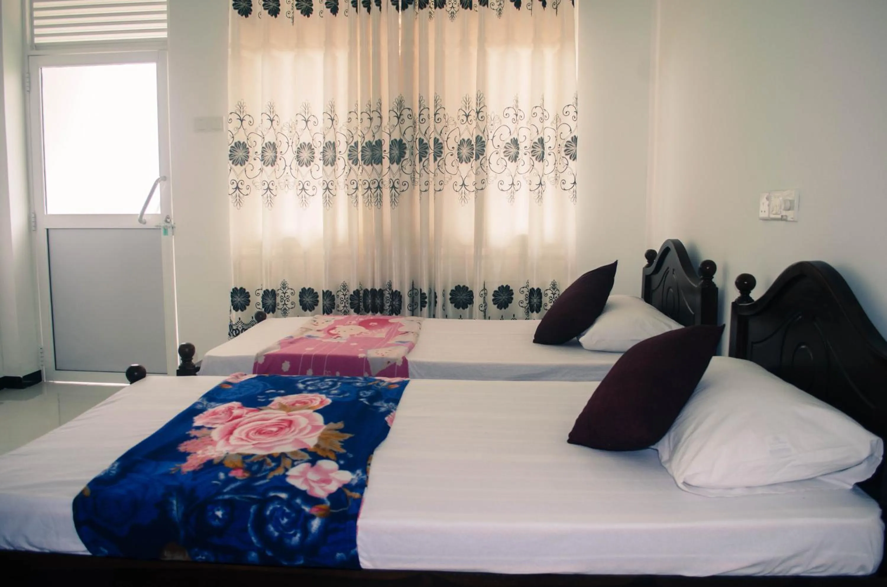 Standard Twin Room in Sera Villa