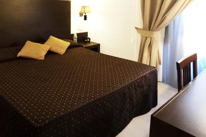 Photo of the whole room, Bed in Roman Residence