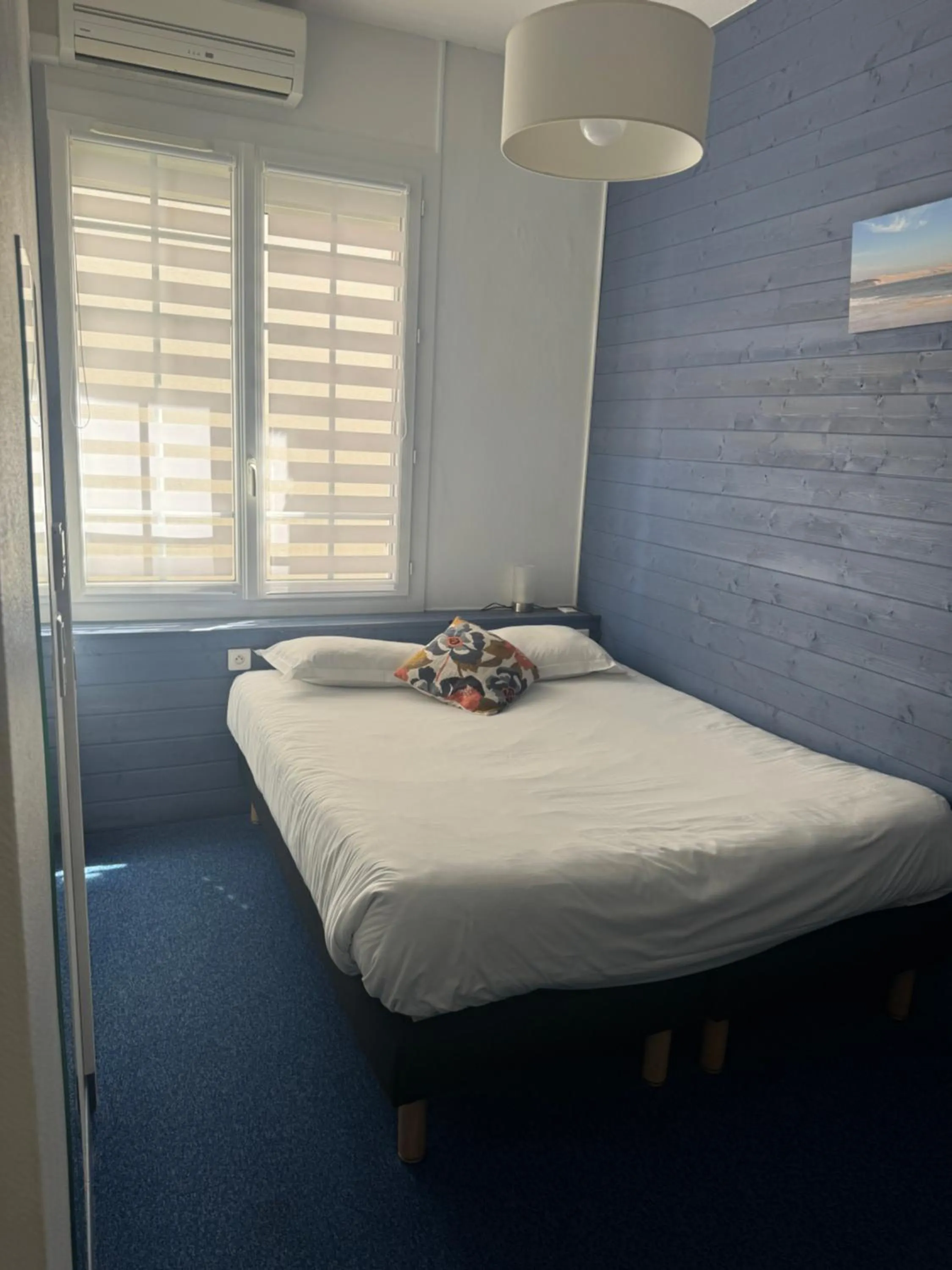 Photo of the whole room, Bed in La Pergola d'Arcachon