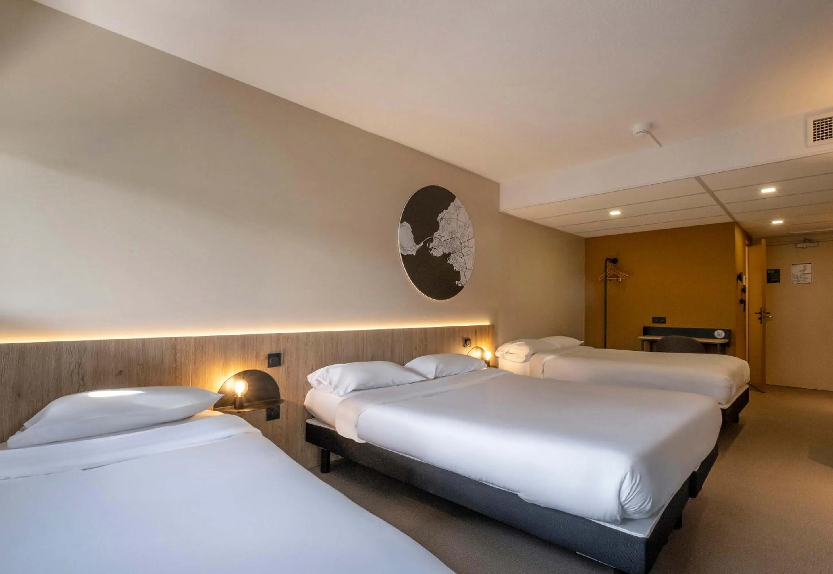 Bedroom, Bed in B&B HOTEL La Rochelle Centre Les Minimes