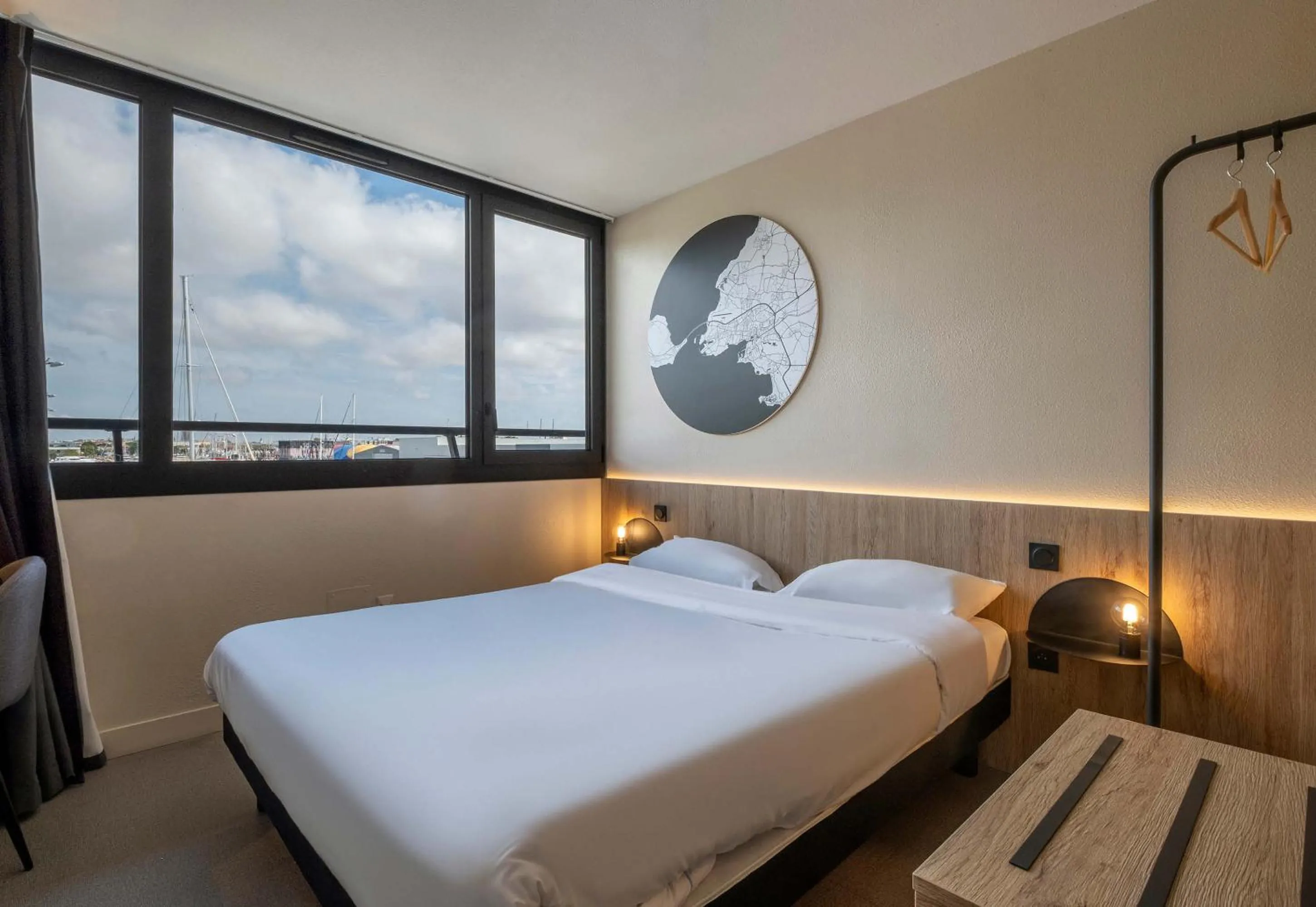 Bedroom, Bed in B&B HOTEL La Rochelle Centre Les Minimes