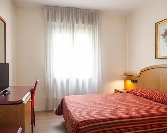 Large Single Room - single occupancy in Hotel Cristallo Large Single Room - single occupancy in Hotel Cristallo
