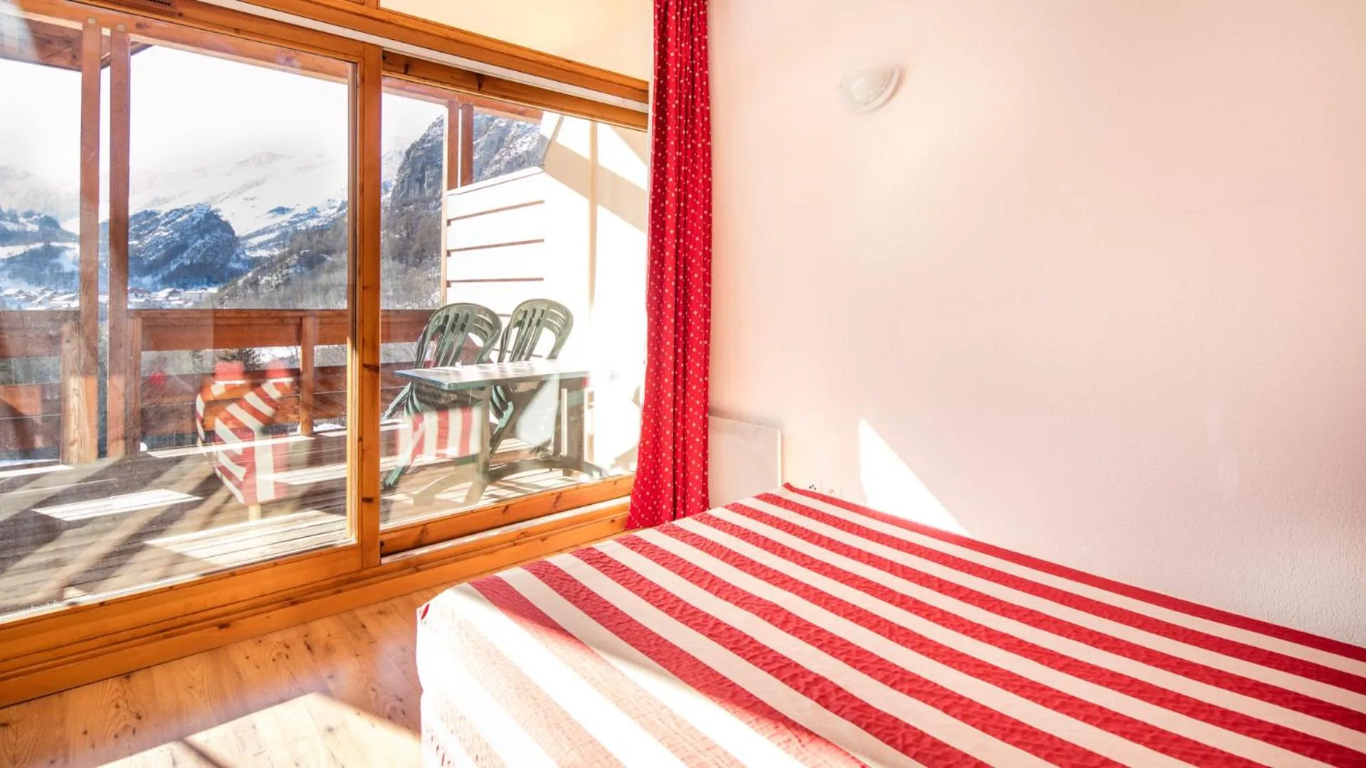 View (from property/room), Bed in Vacancéole - Le Hameau de Valloire