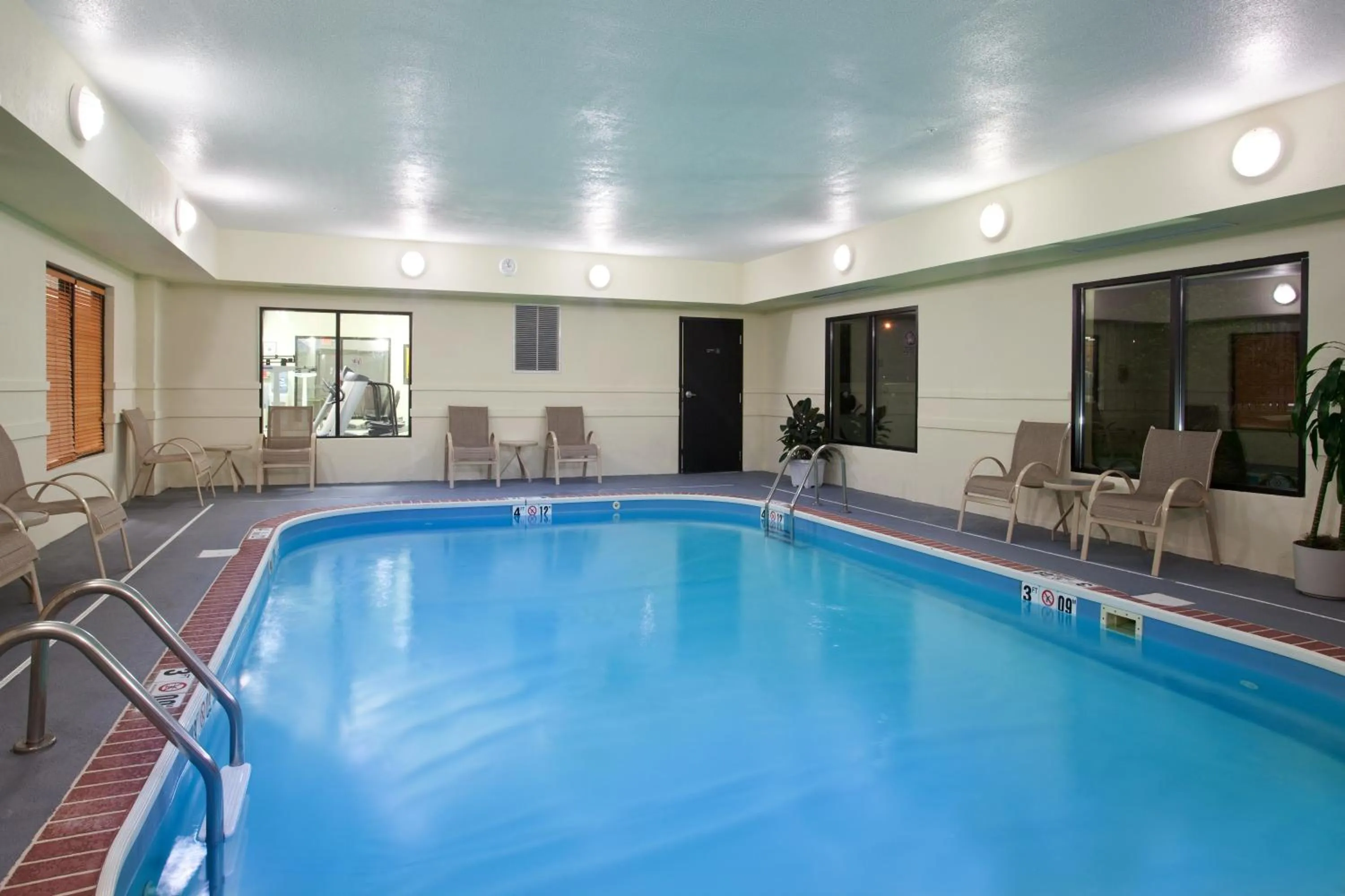 Swimming pool in Baymont by Wyndham Merrillville