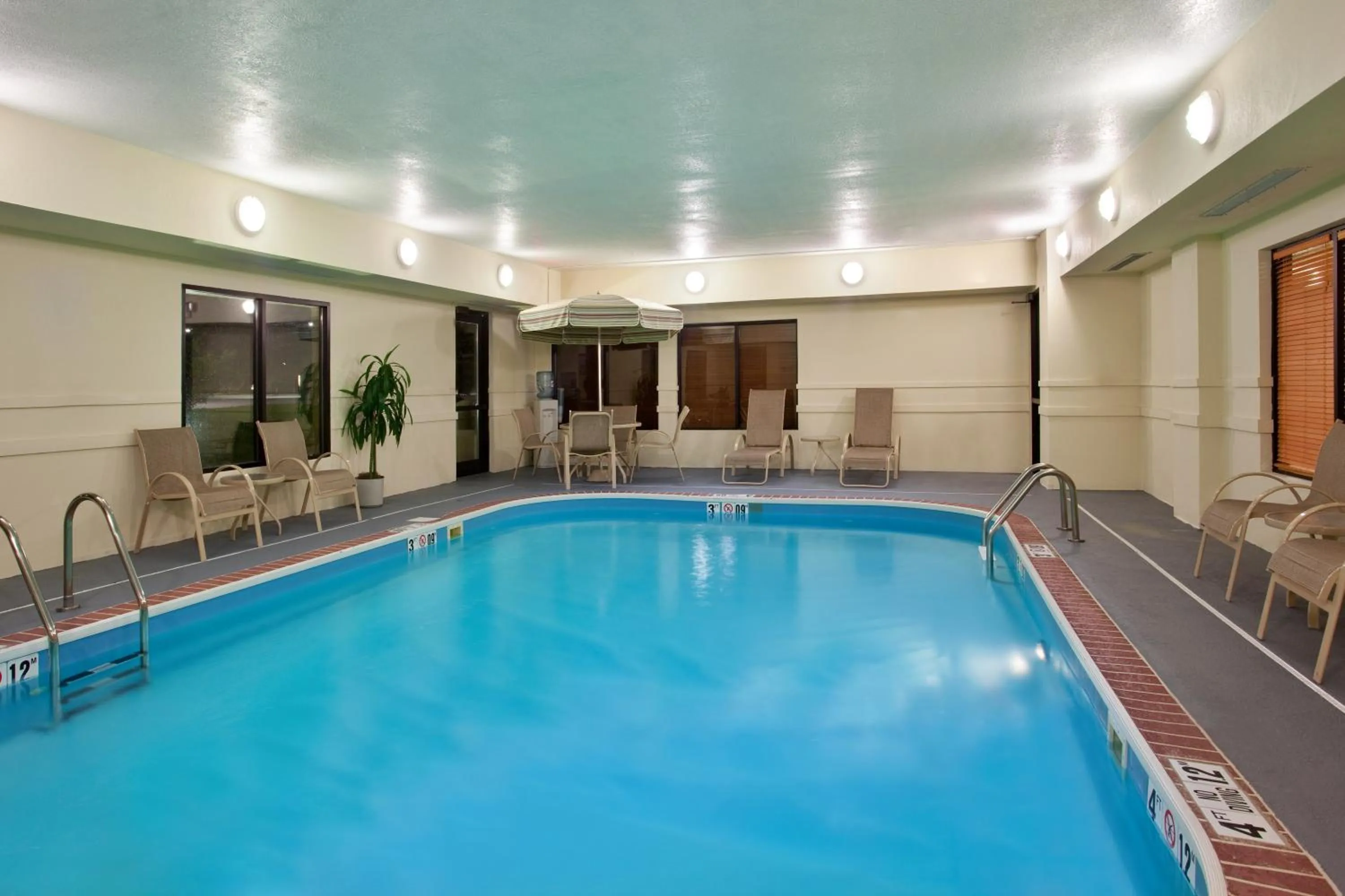 Swimming pool in Baymont by Wyndham Merrillville