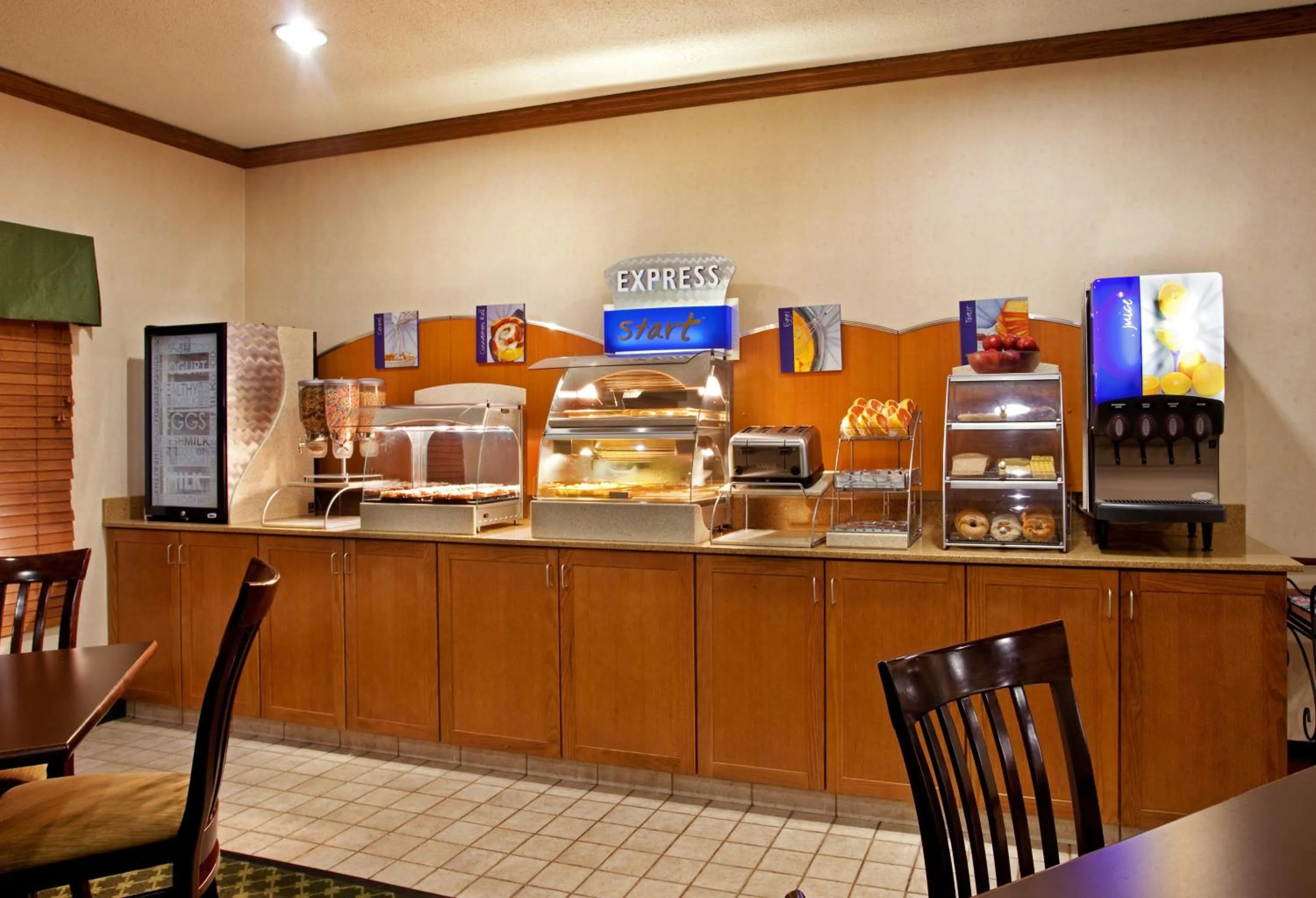 Food in Baymont by Wyndham Merrillville