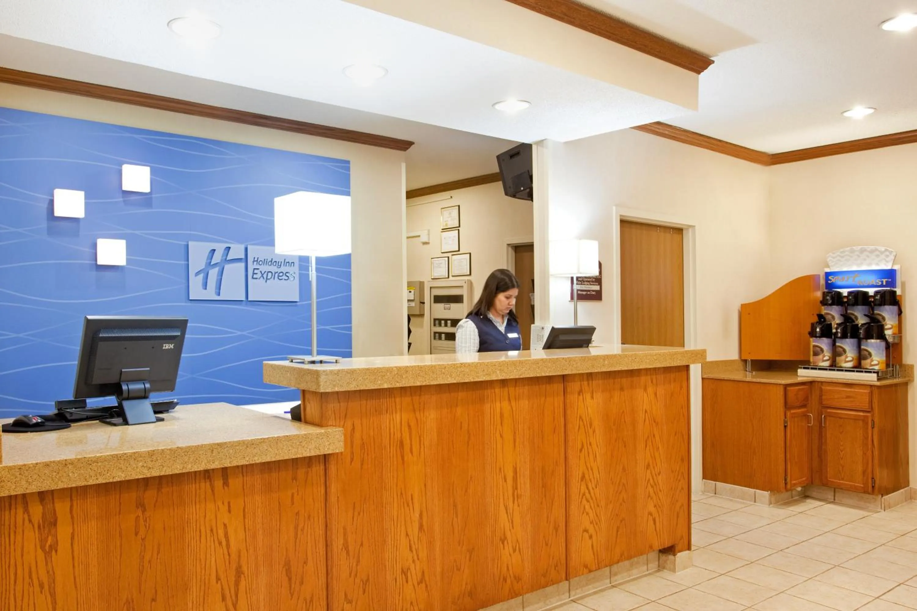 Lobby or reception in Baymont by Wyndham Merrillville
