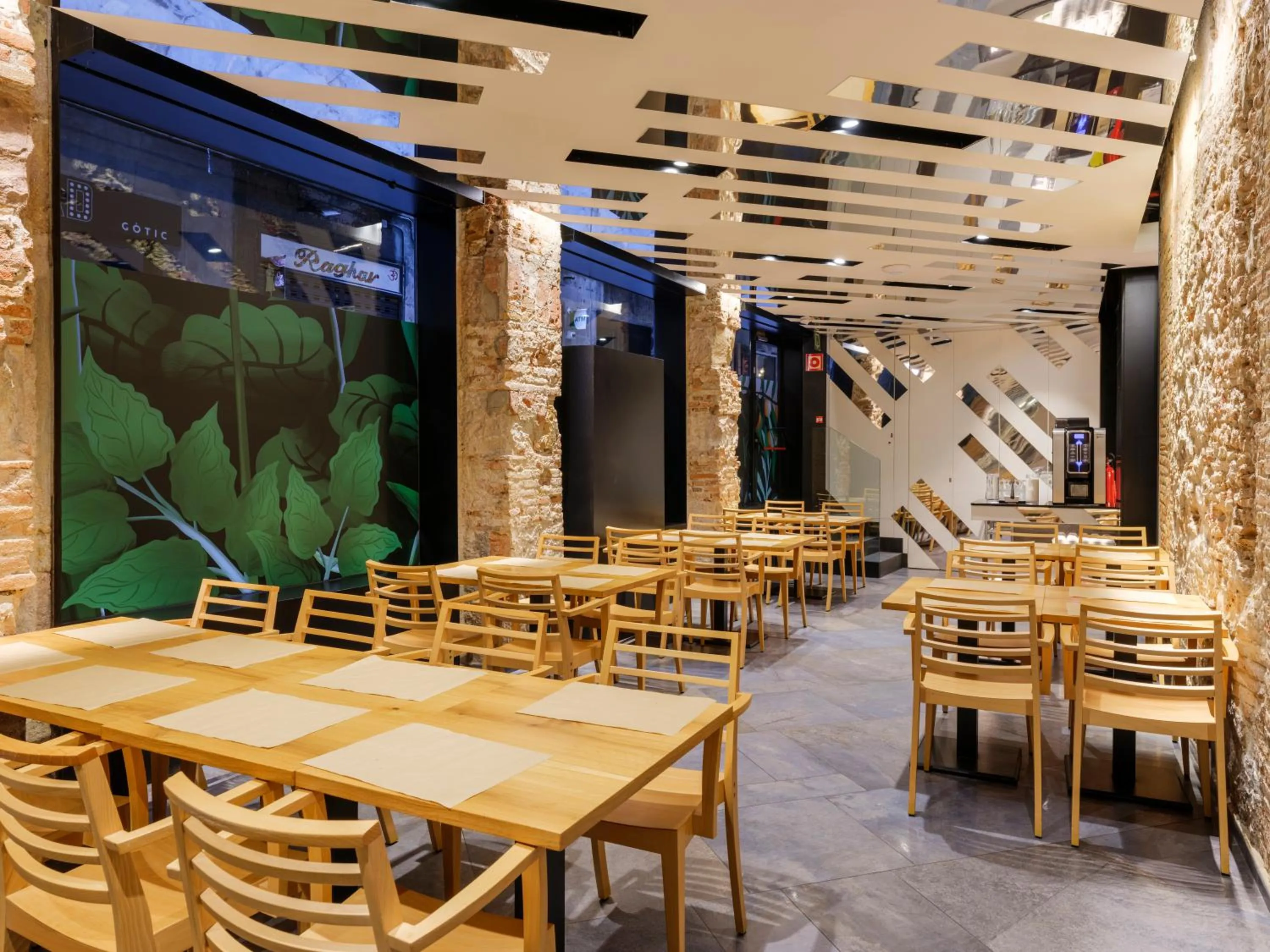 Restaurant/places to eat in Barcelona House