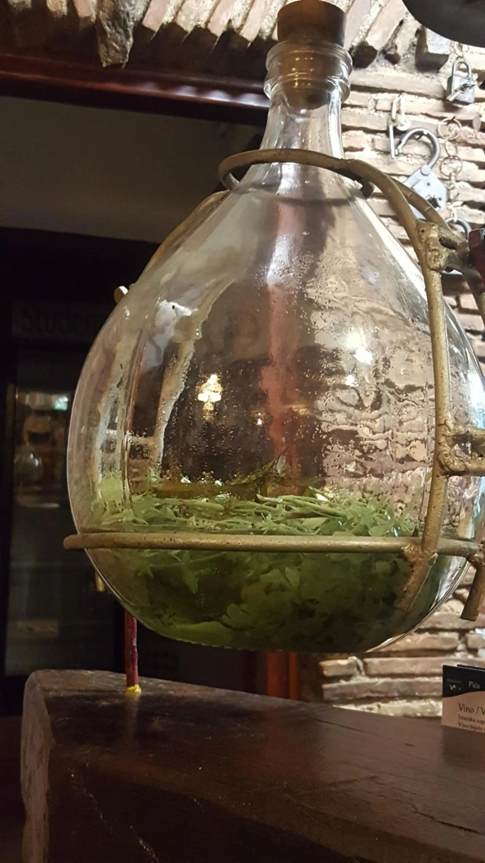 Restaurant/places to eat in Martina Guest house-Rooms