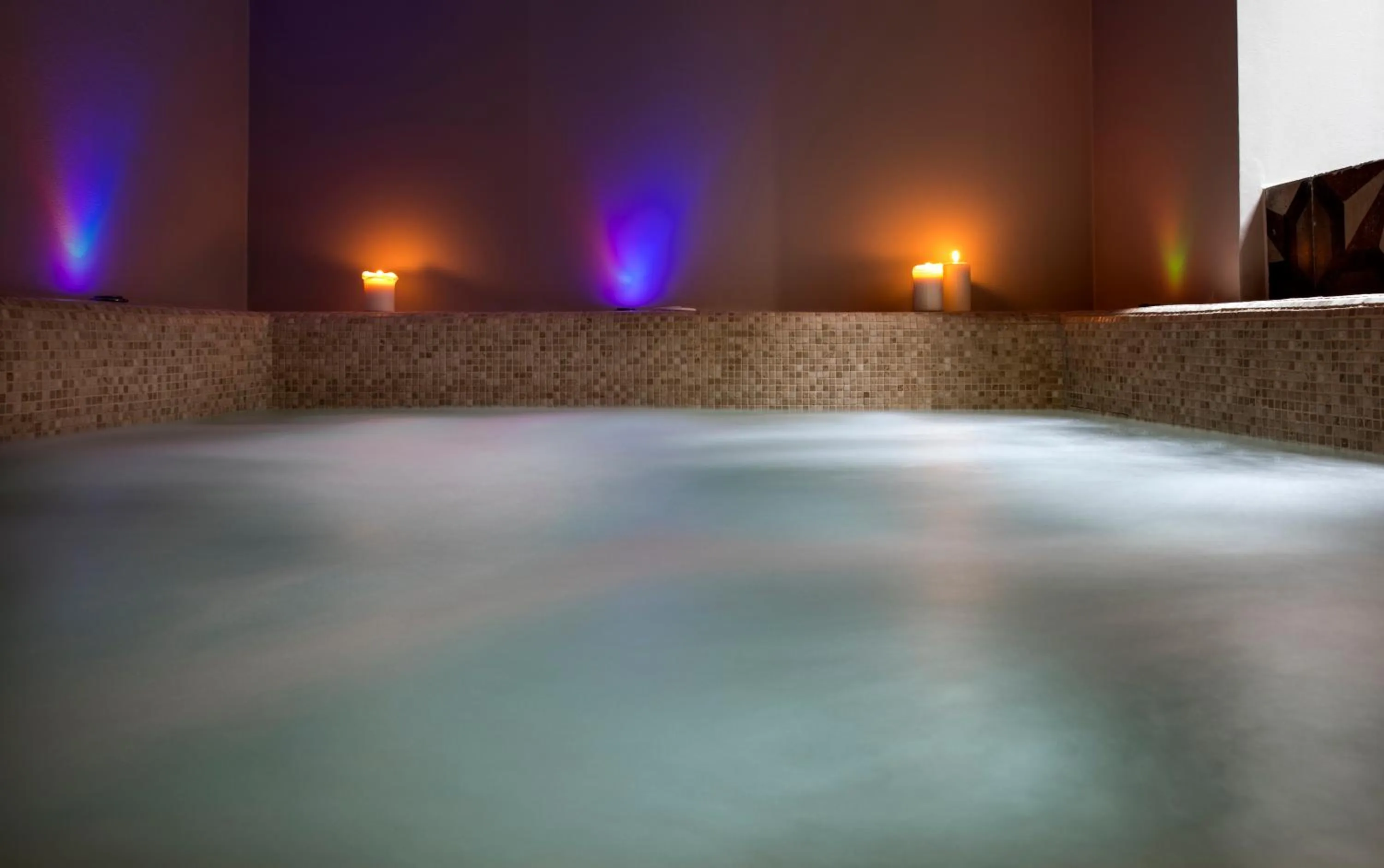 Hot Tub in Shalai - Exclusive SPA and small gourmet hotel