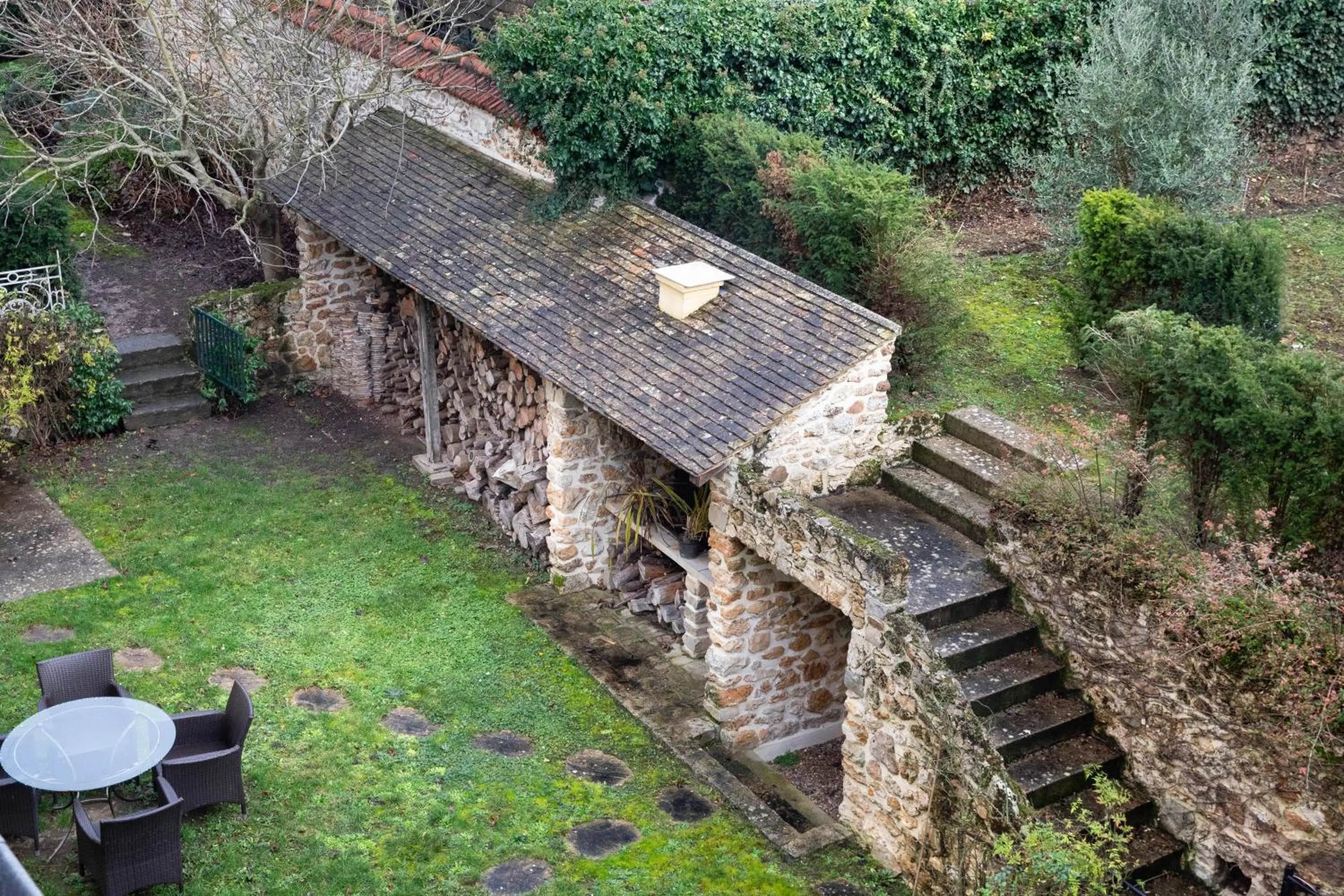 Property building in Le Clos de Villeroy