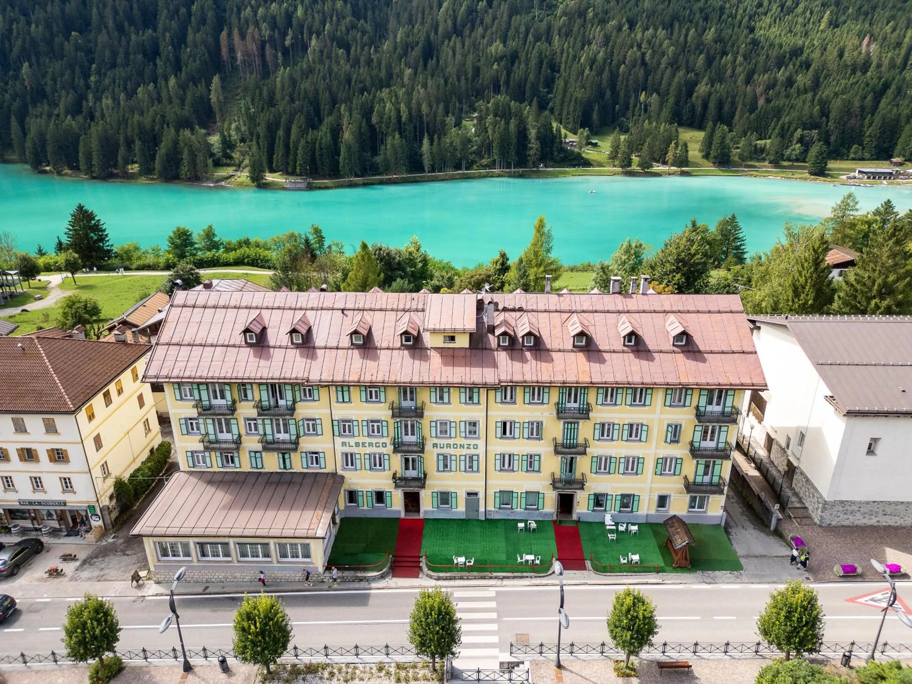 Property building in HOTEL AURONZO - outdoor basecamp