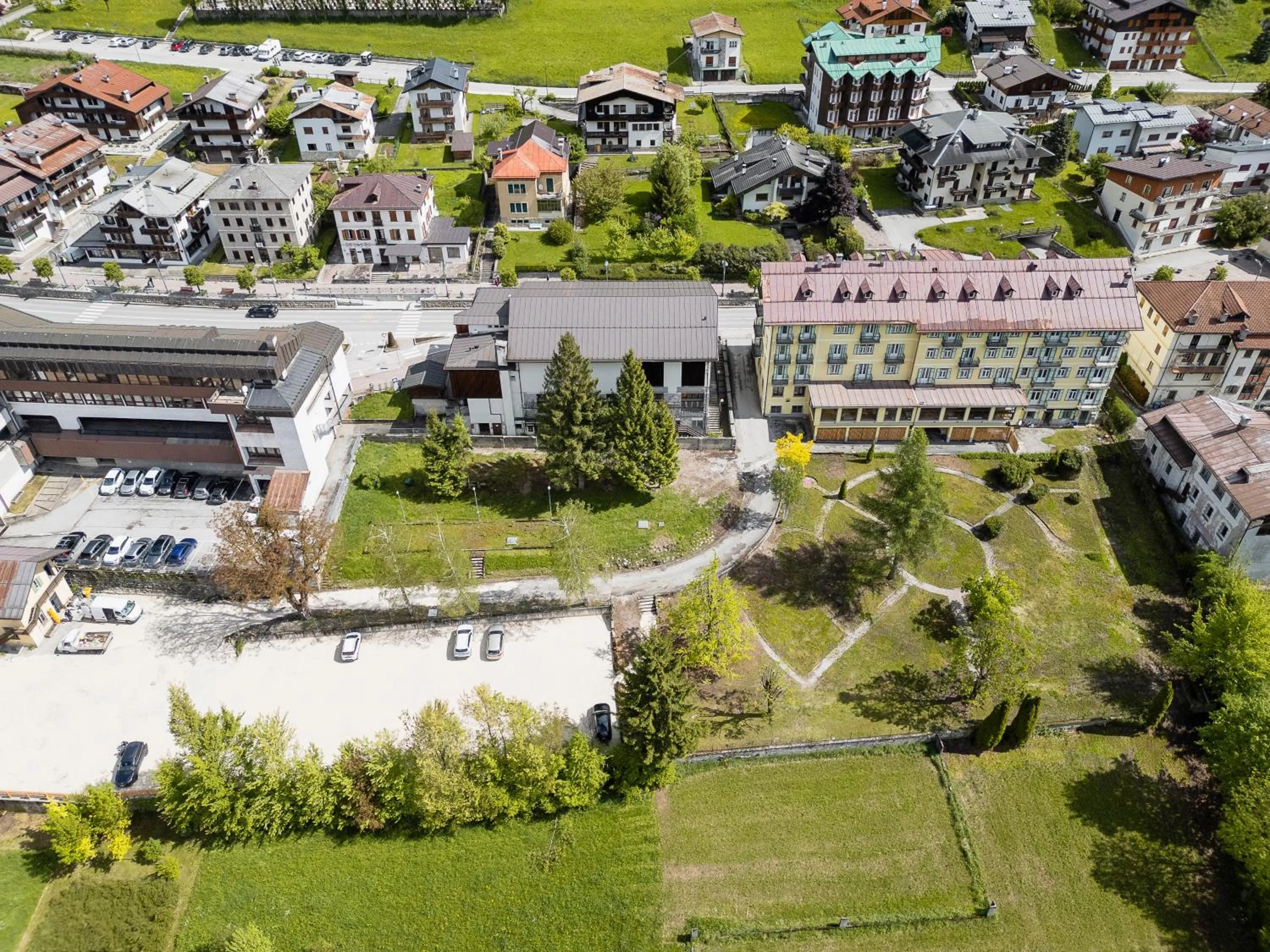 Parking in HOTEL AURONZO - outdoor basecamp