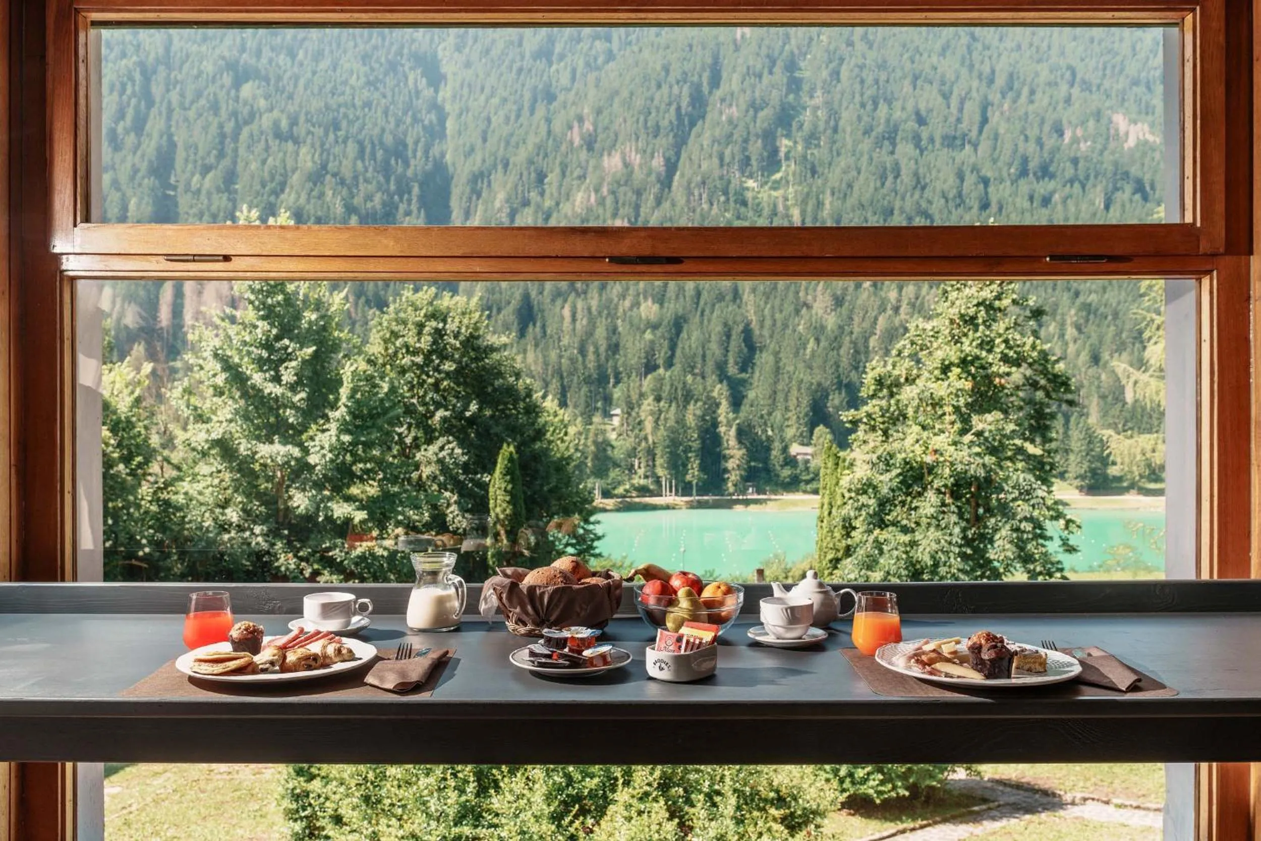 Breakfast in HOTEL AURONZO - outdoor basecamp