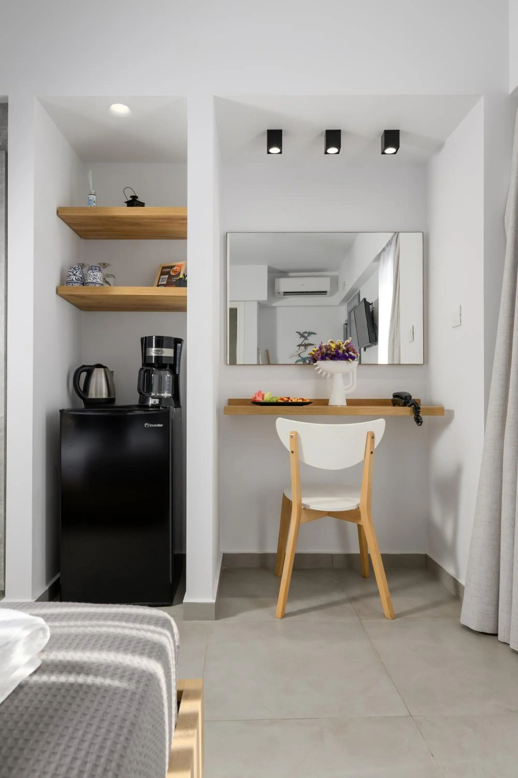 Photo of the whole room in Margaret of Naxos