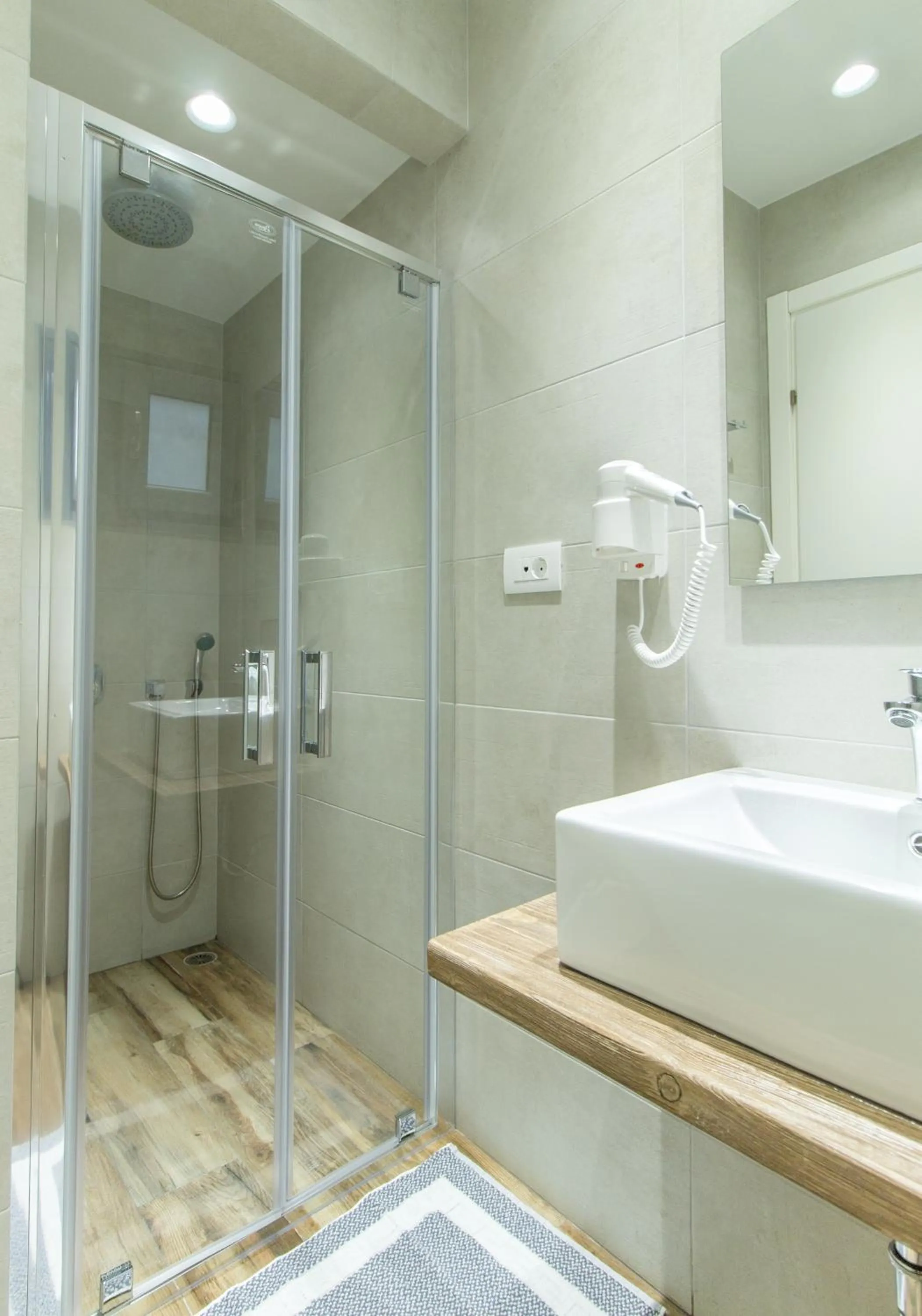 Bathroom in Margaret of Naxos