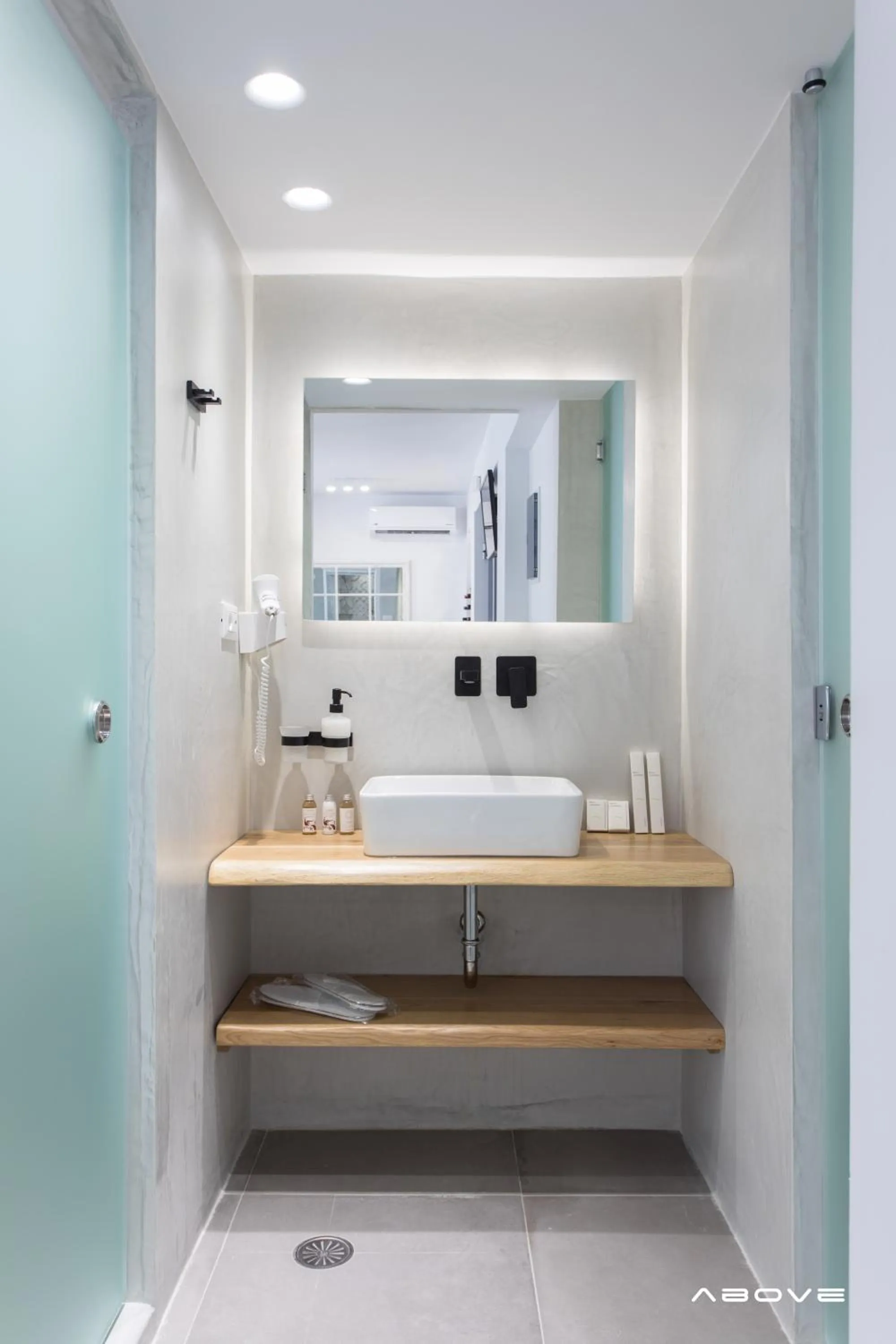 Photo of the whole room in Margaret of Naxos