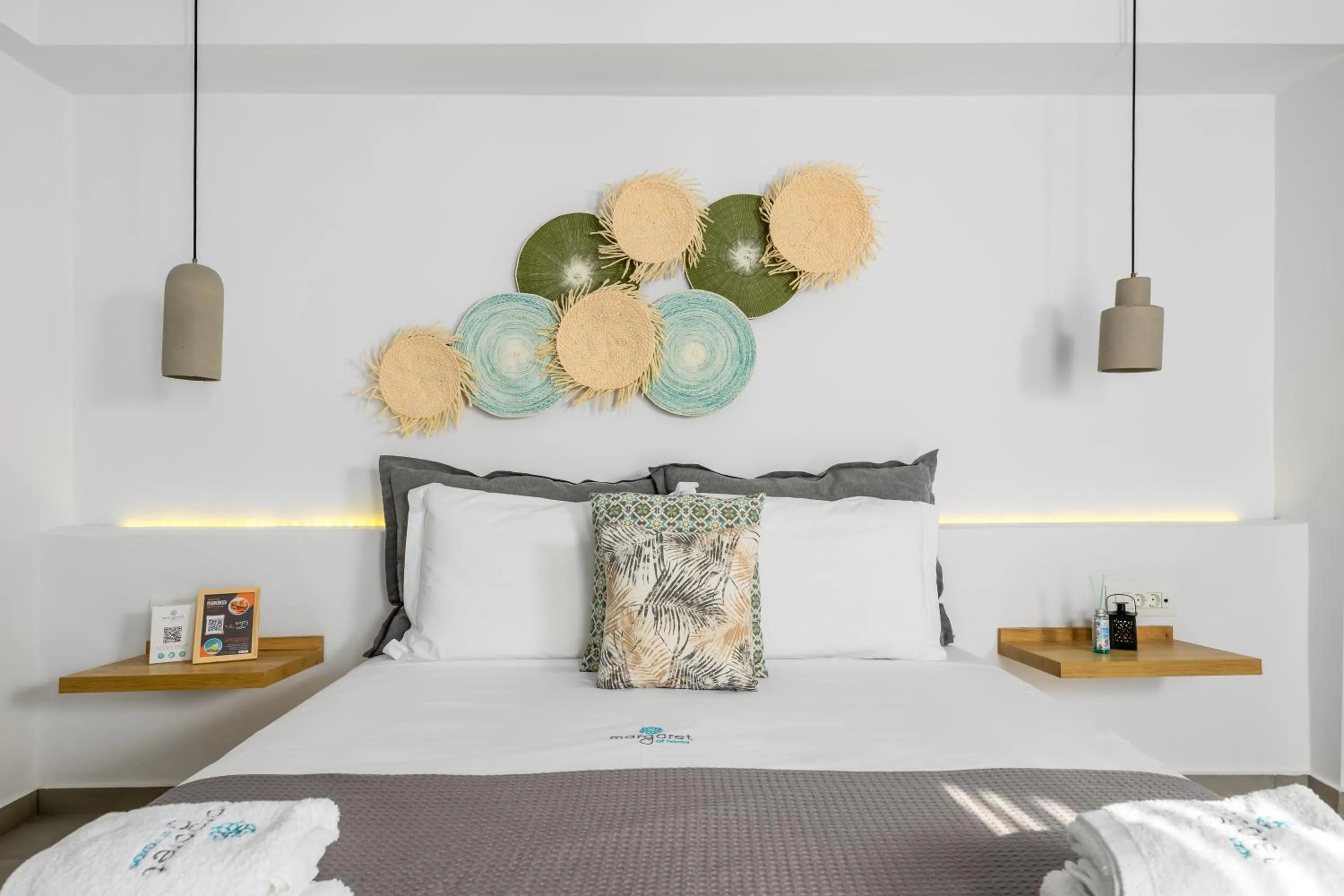 Photo of the whole room, Bed in Margaret of Naxos