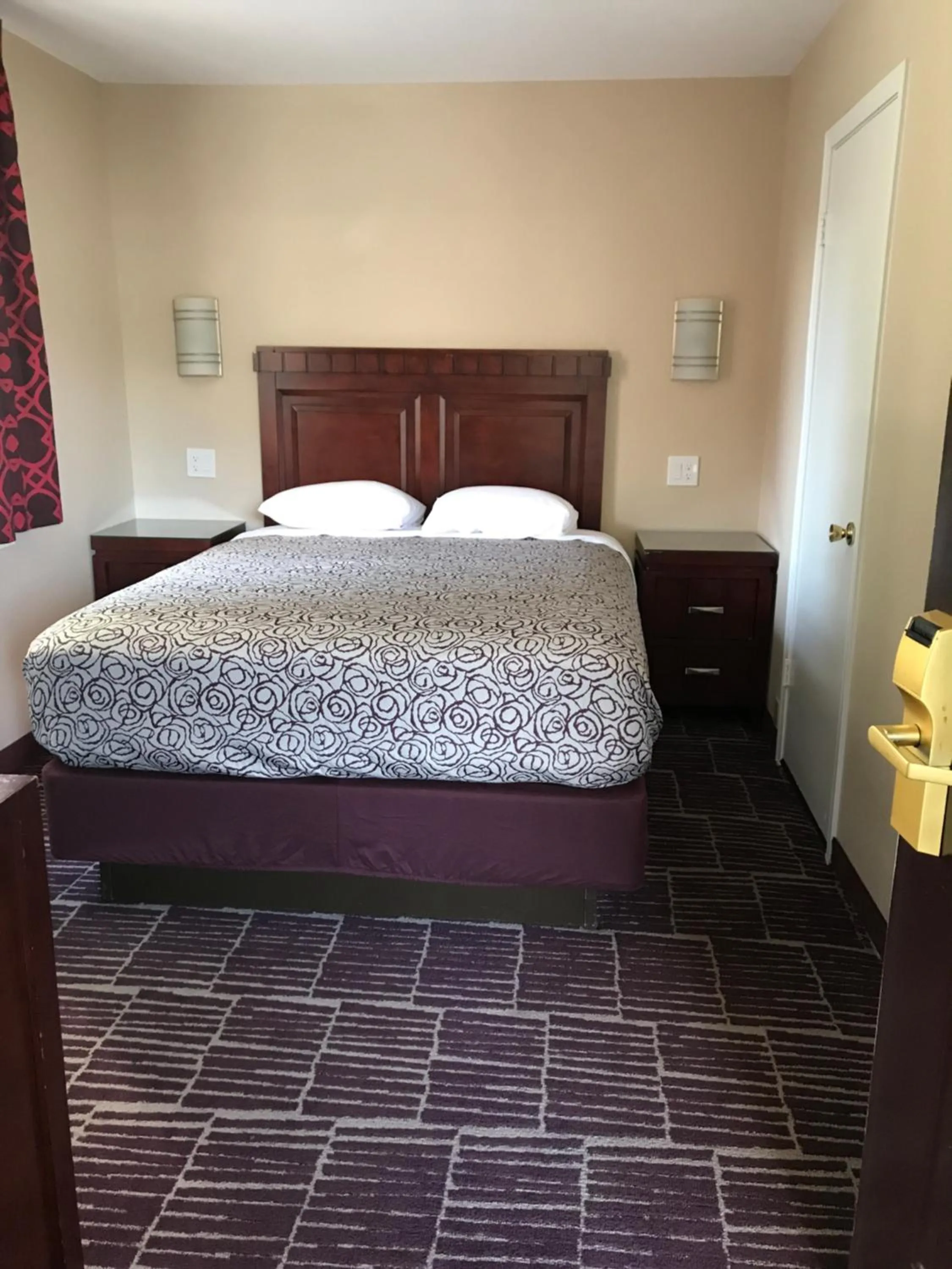 Economy Single Room in Economy Inn
