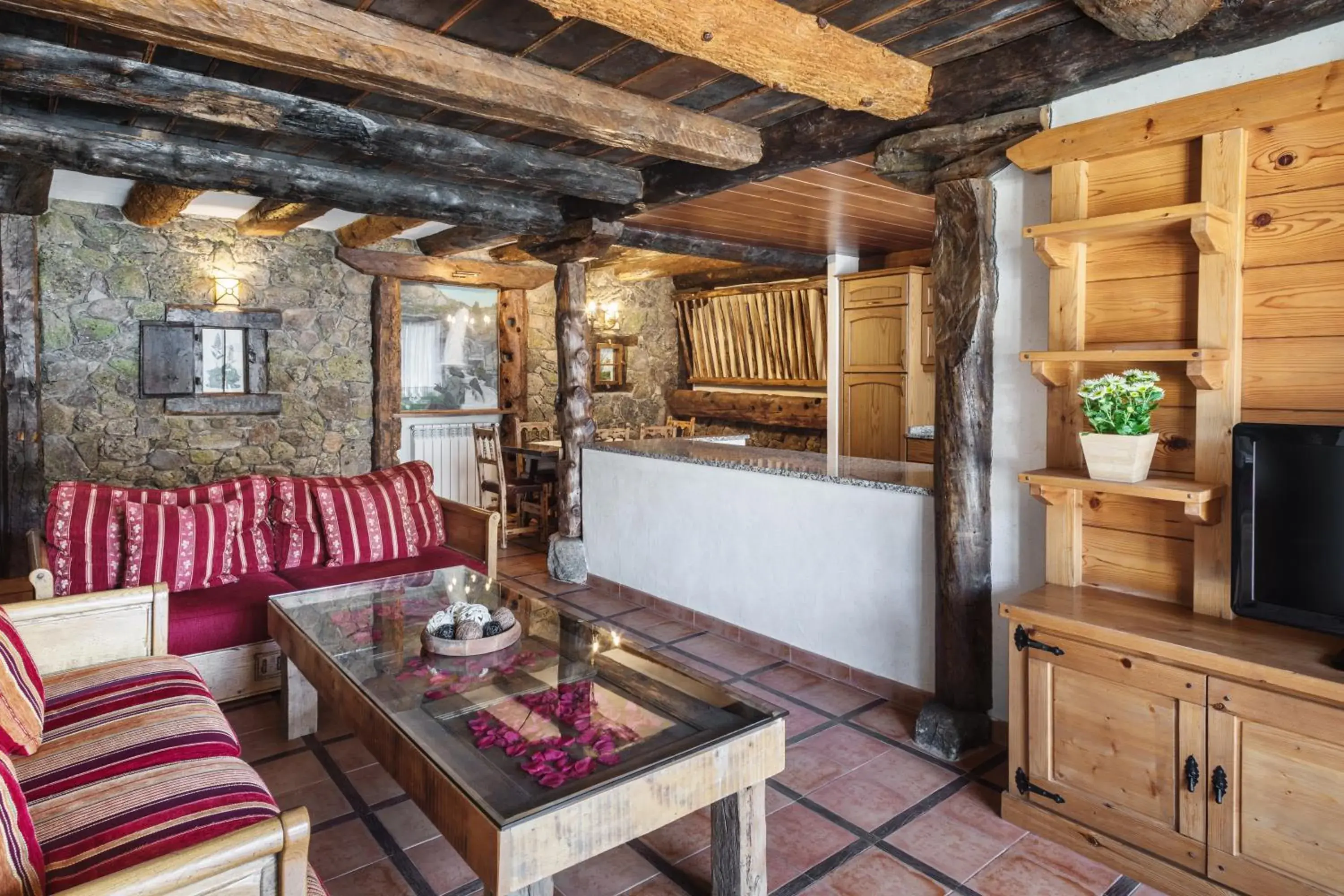 Suite with Terrace in Apartaments Els Llacs Suite with Terrace in Apartaments Els Llacs