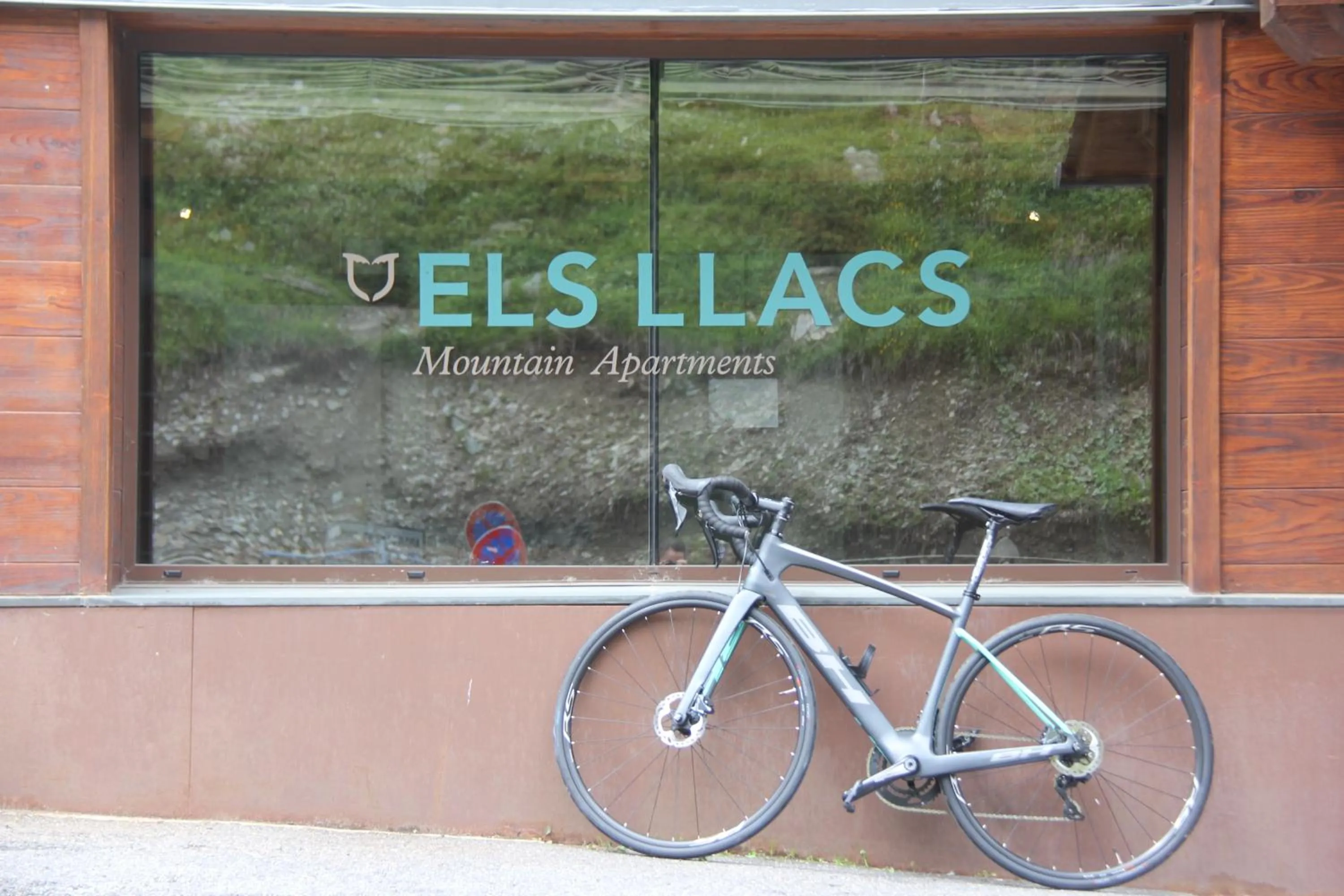 Cycling in Apartaments Els Llacs