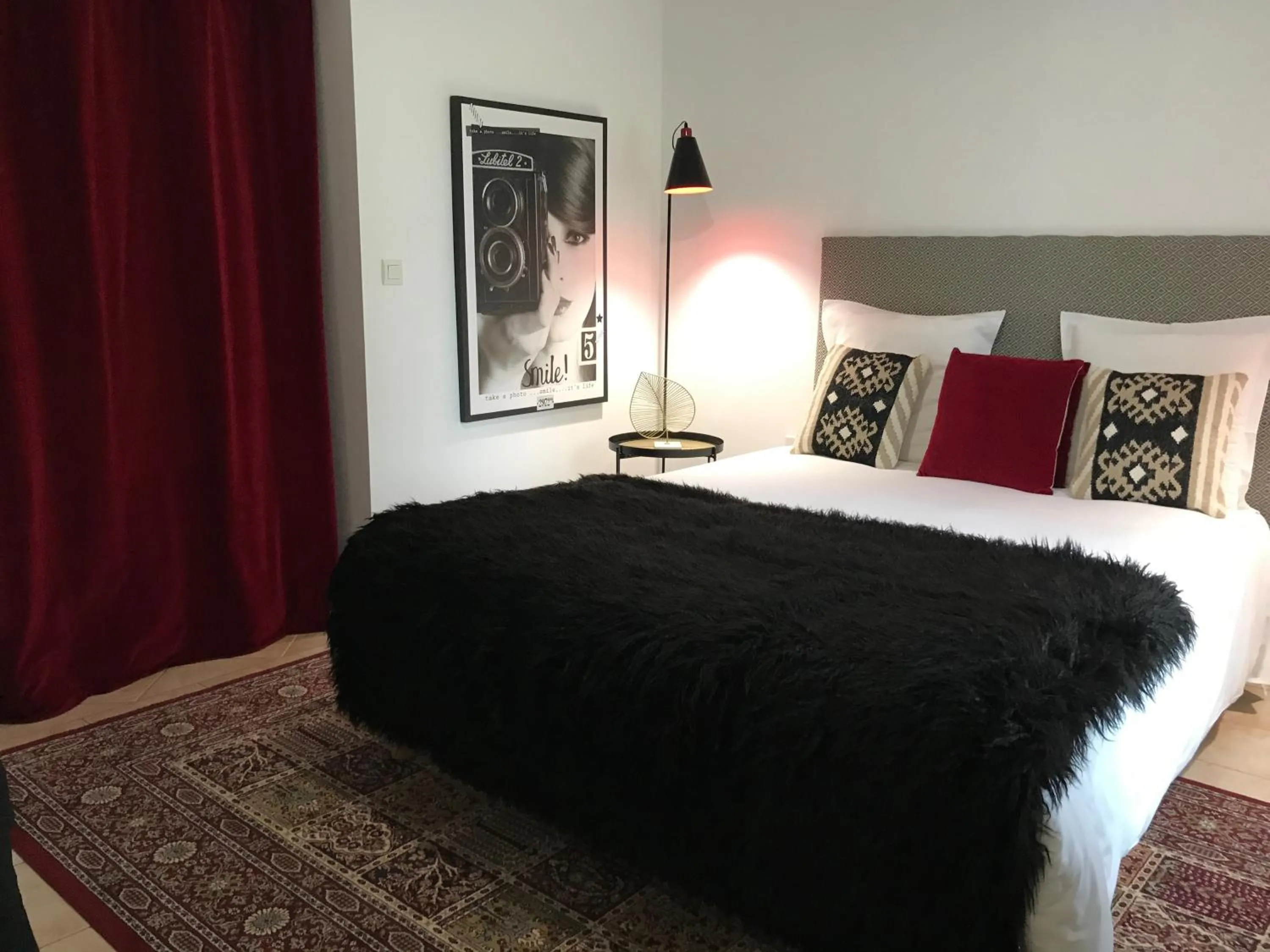 Photo of the whole room, Bed in La Levraudière