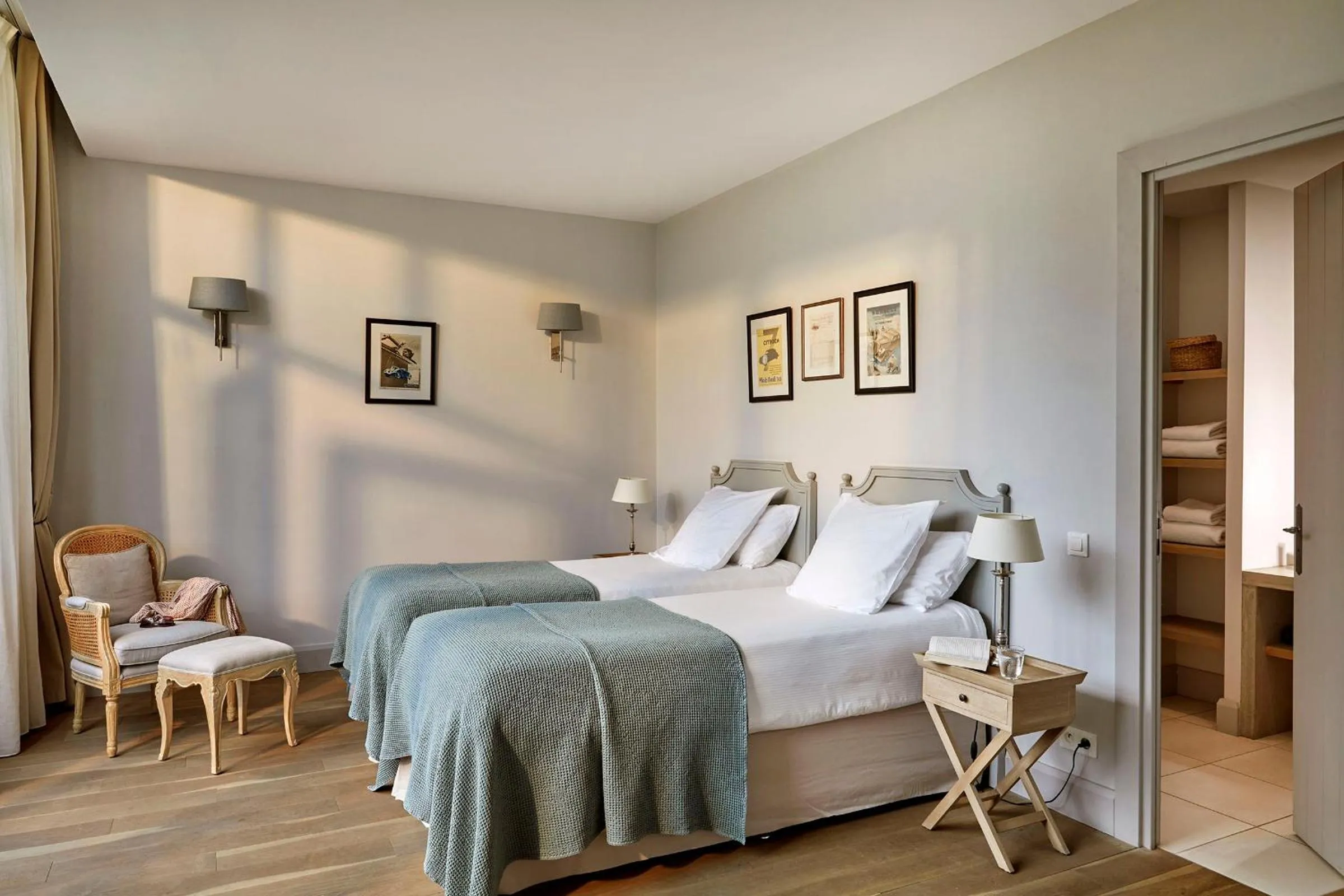 Bedroom, Bed in Château St Pierre de Serjac