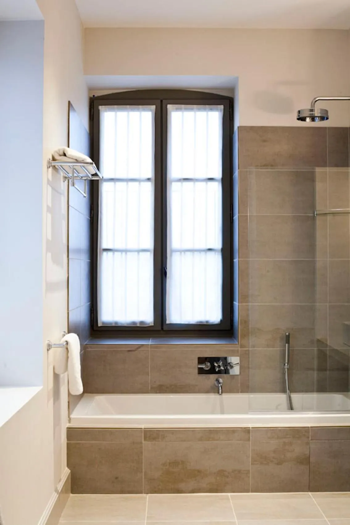 Bathroom in Château St Pierre de Serjac