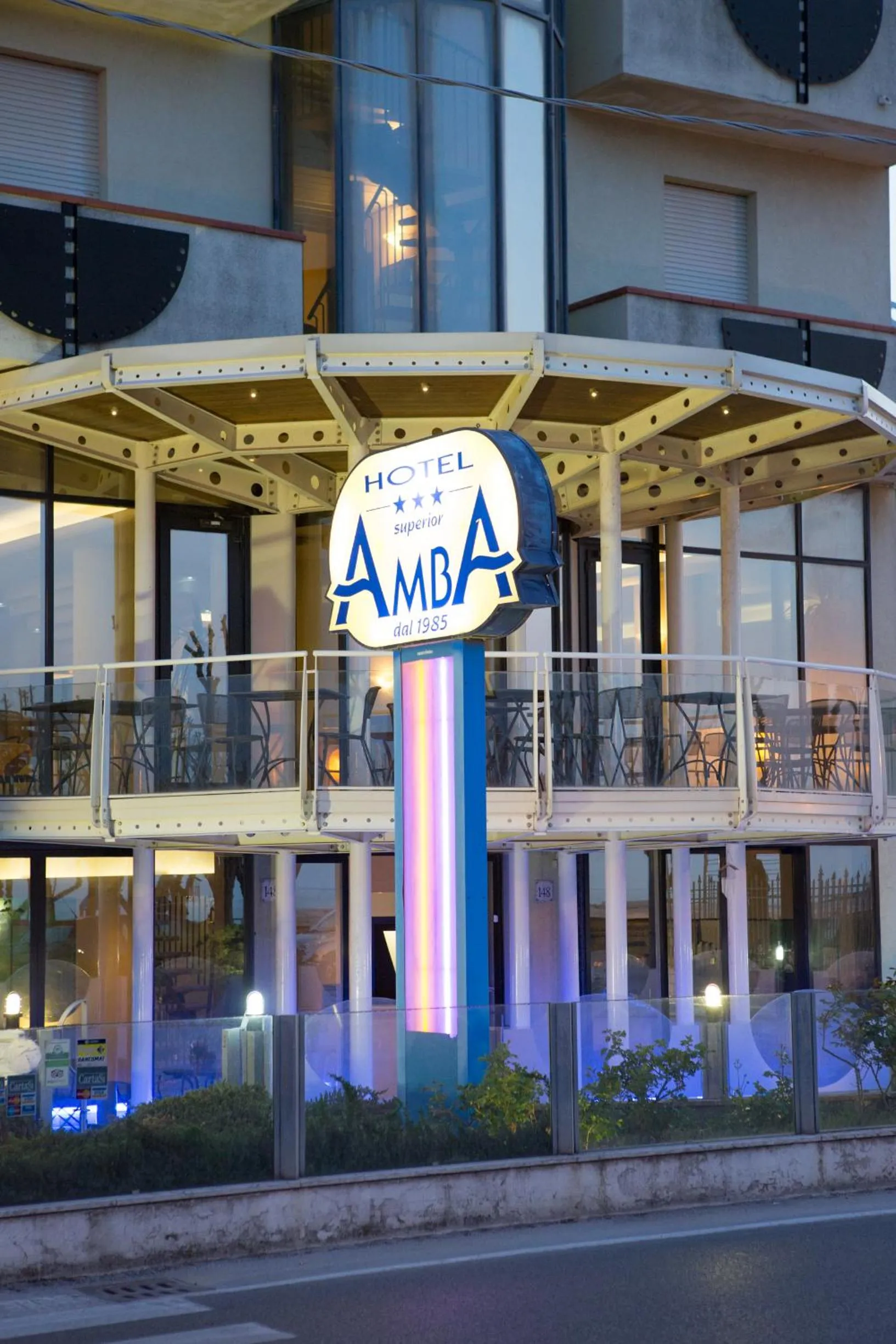 Facade/entrance in Amba Hotel