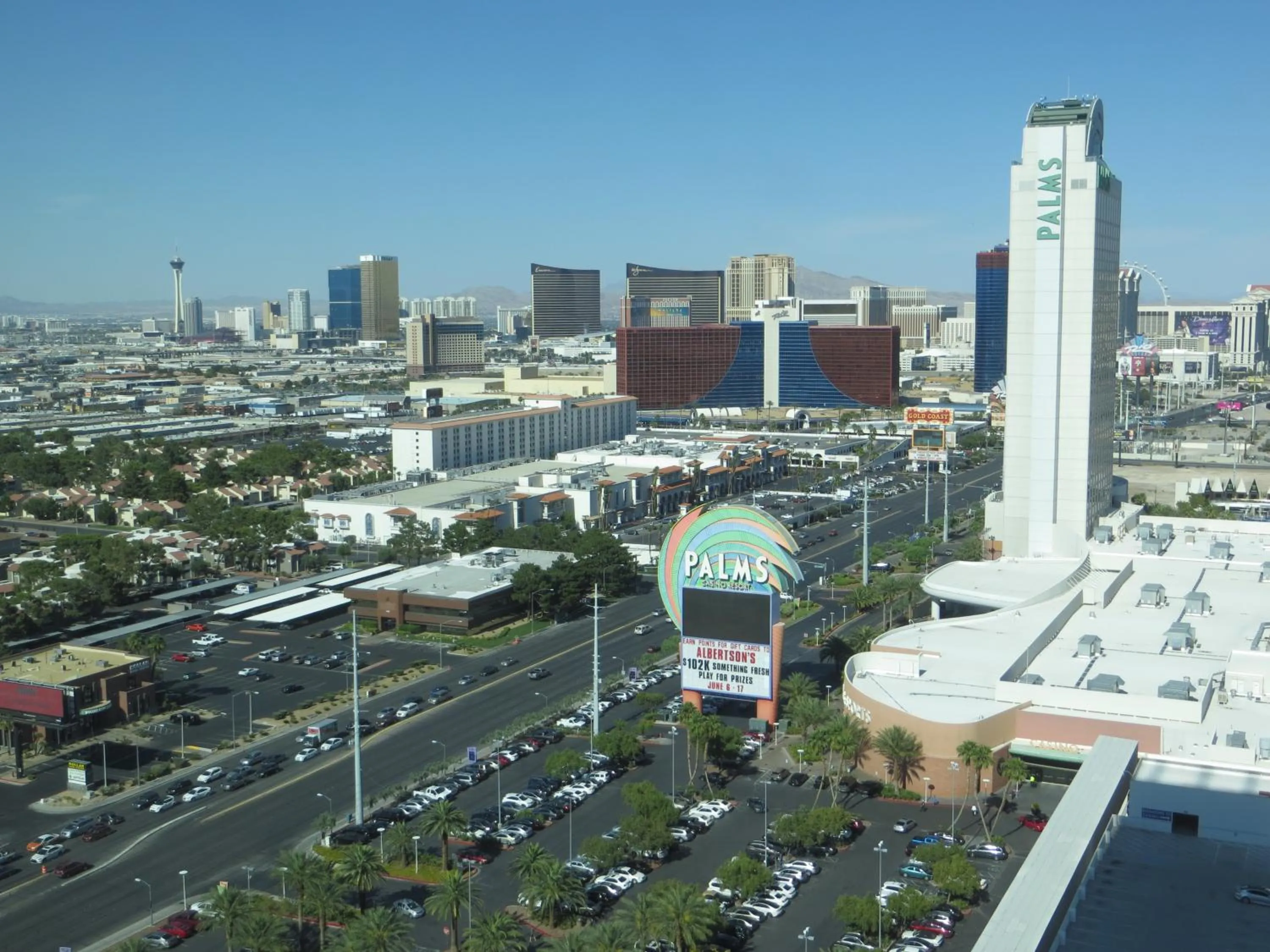 City view in Palms Place Suite with Strip View