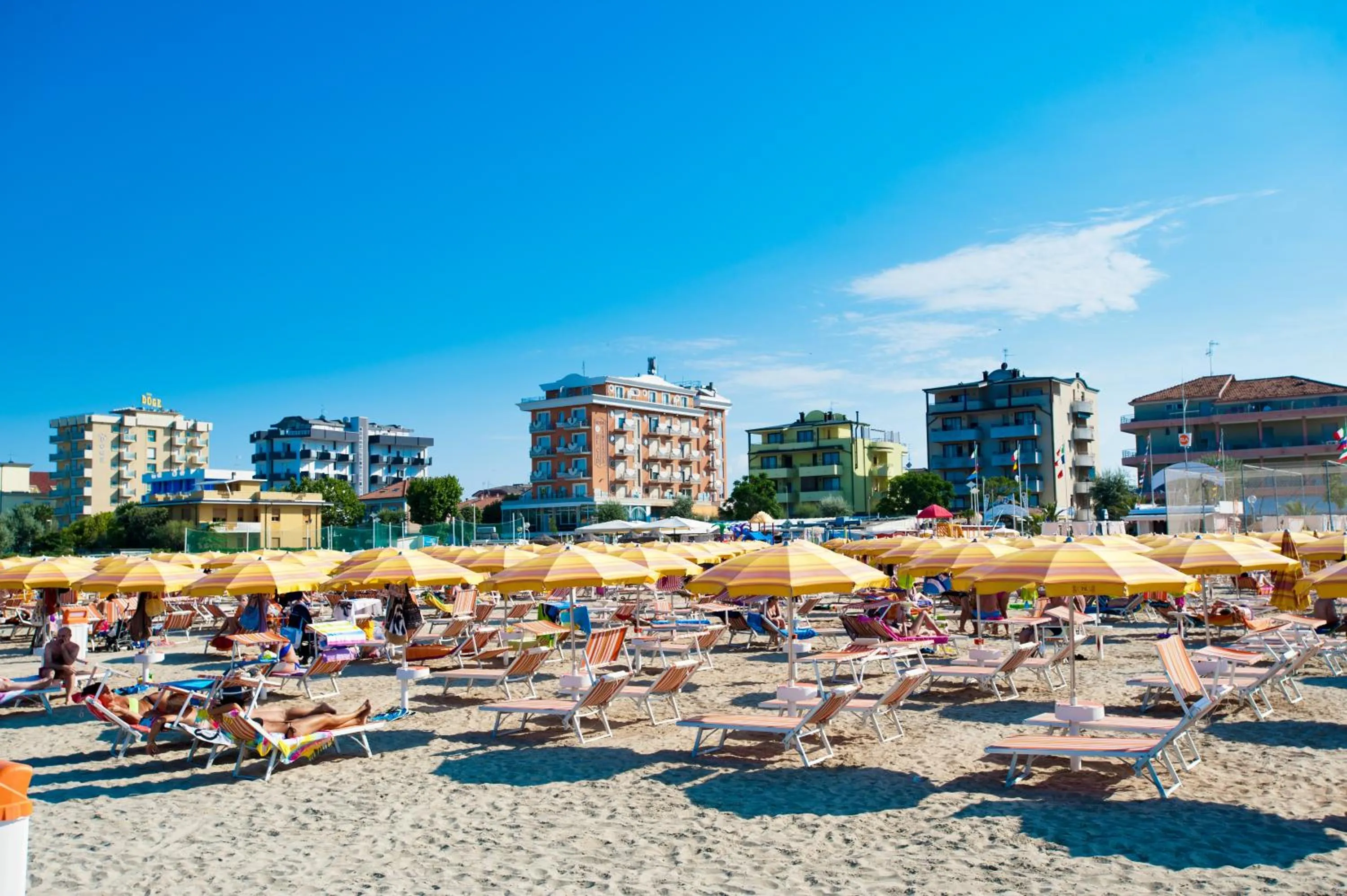 Beach in El Cid Campeador - Family Hotel