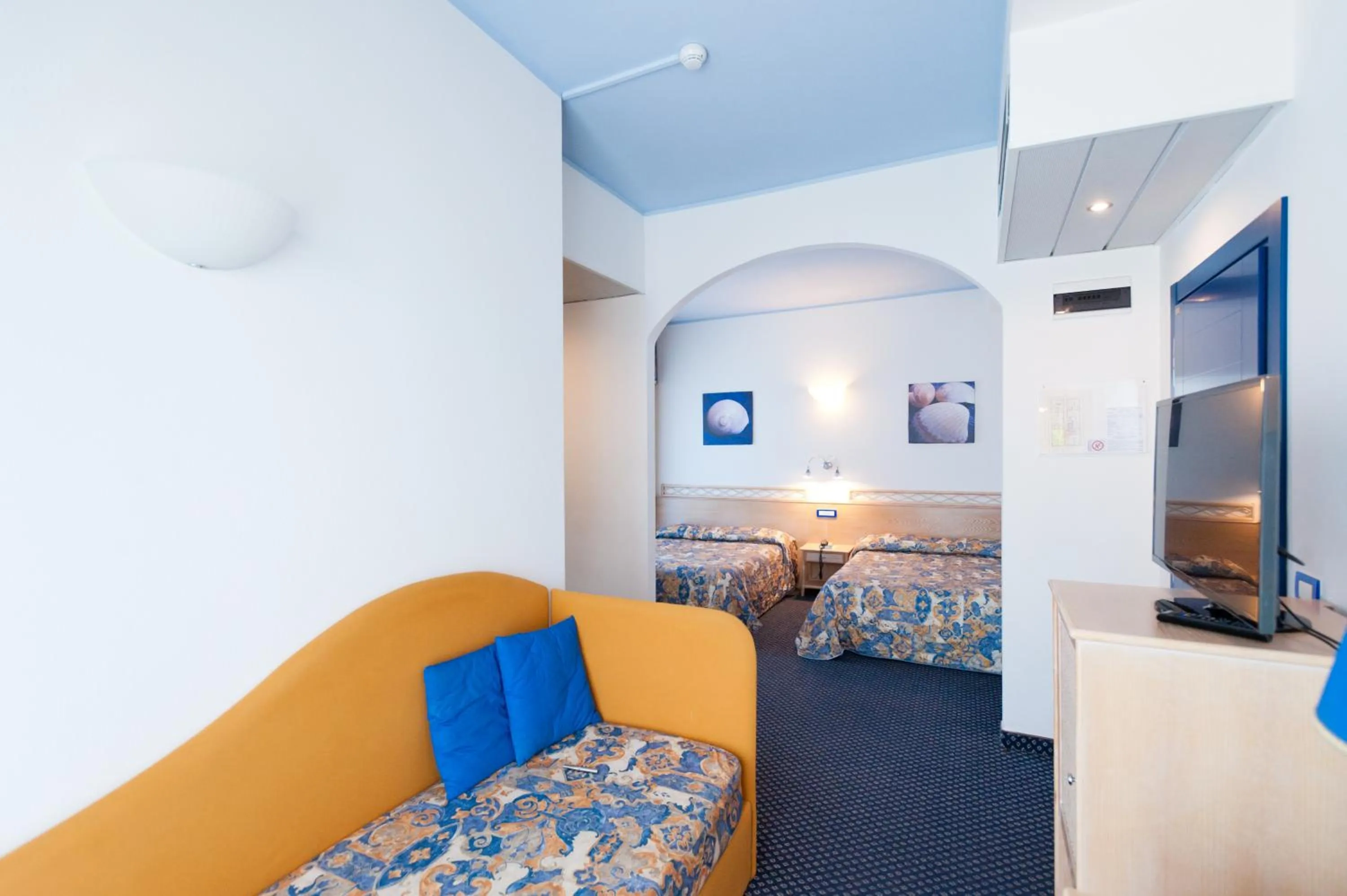 Sea view, Bed in El Cid Campeador - Family Hotel