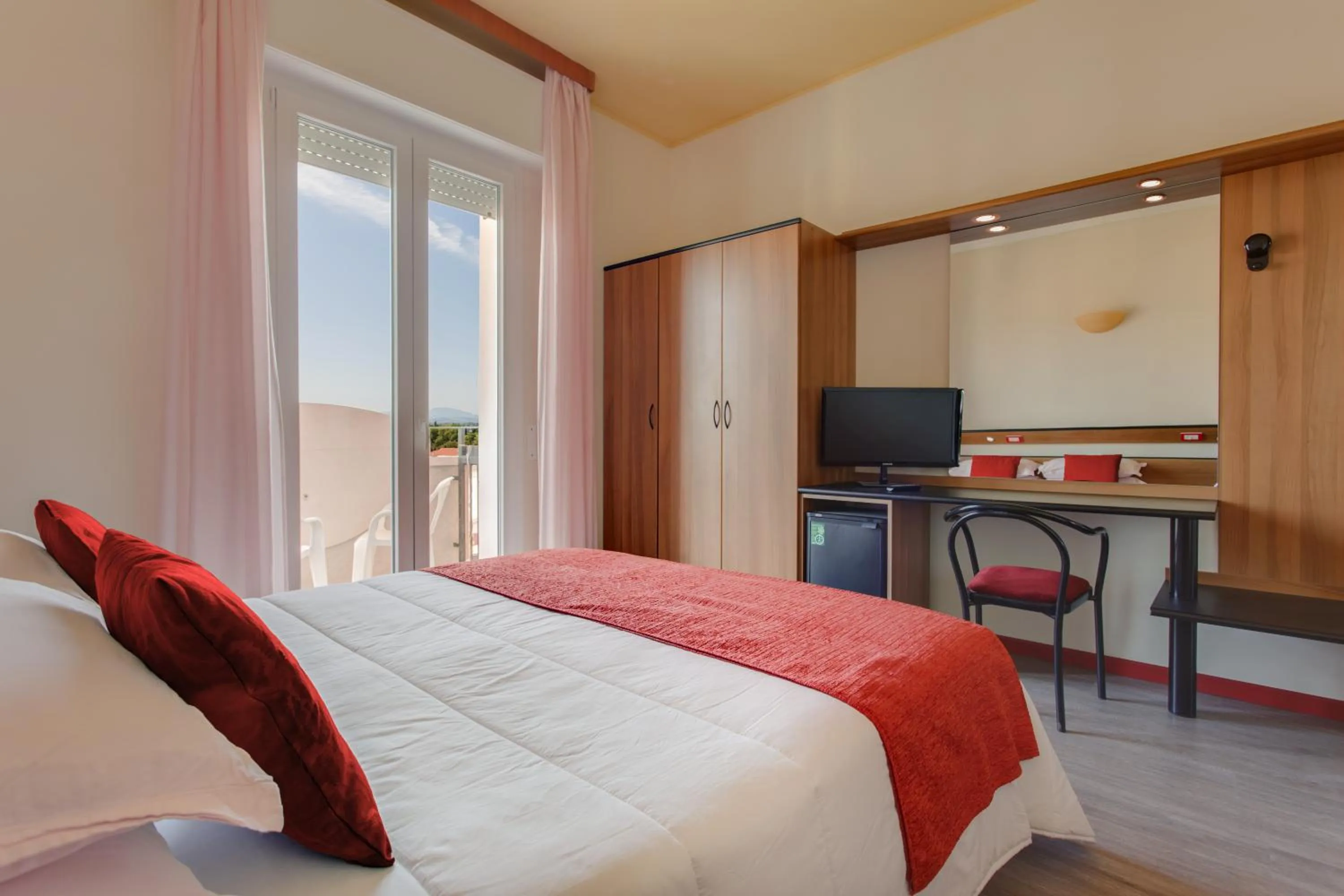 Bedroom, Bed in El Cid Campeador - Family Hotel
