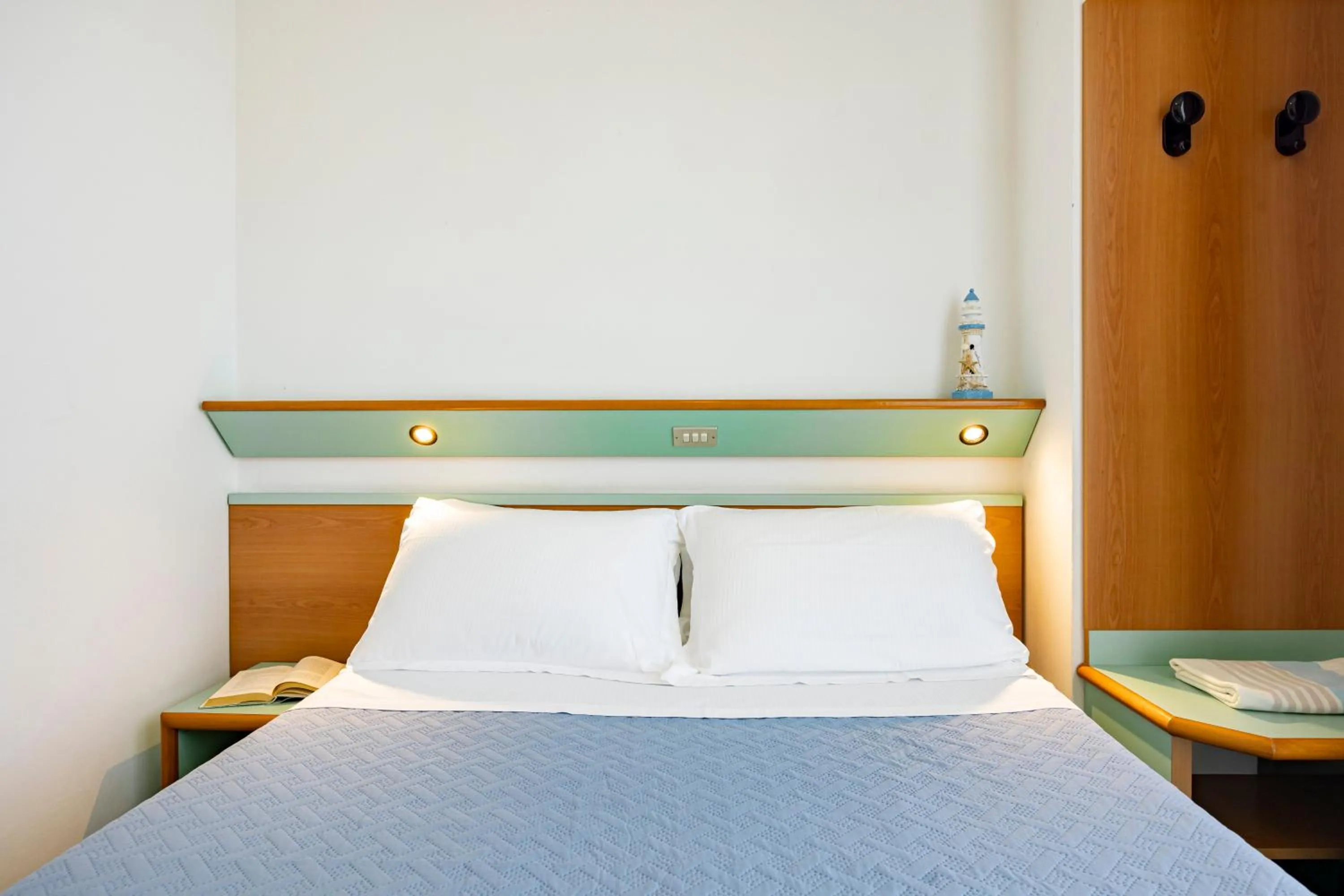 Bed in El Cid Campeador - Family Hotel