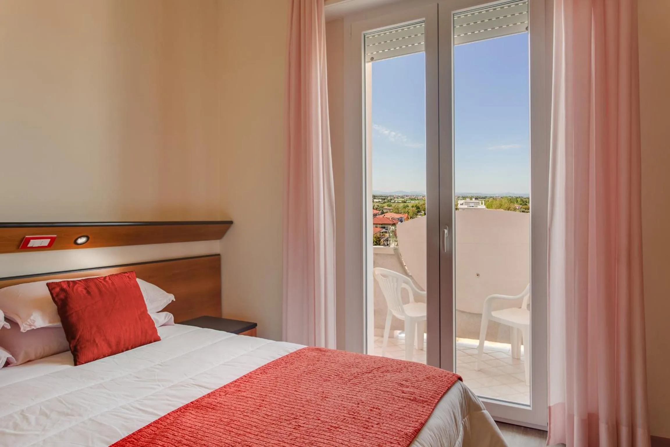 Bed in El Cid Campeador - Family Hotel