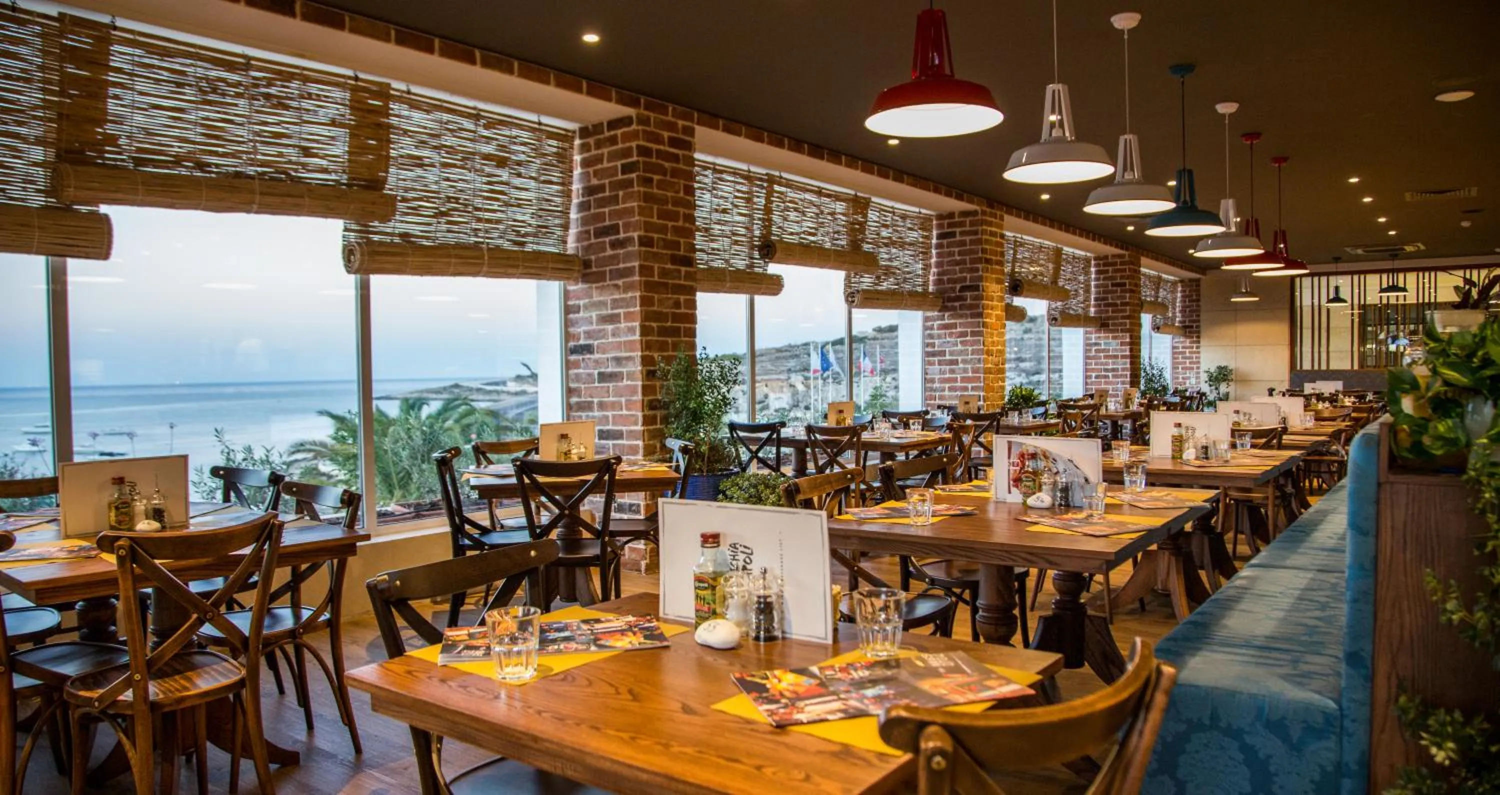 Restaurant/places to eat in Salini Resort