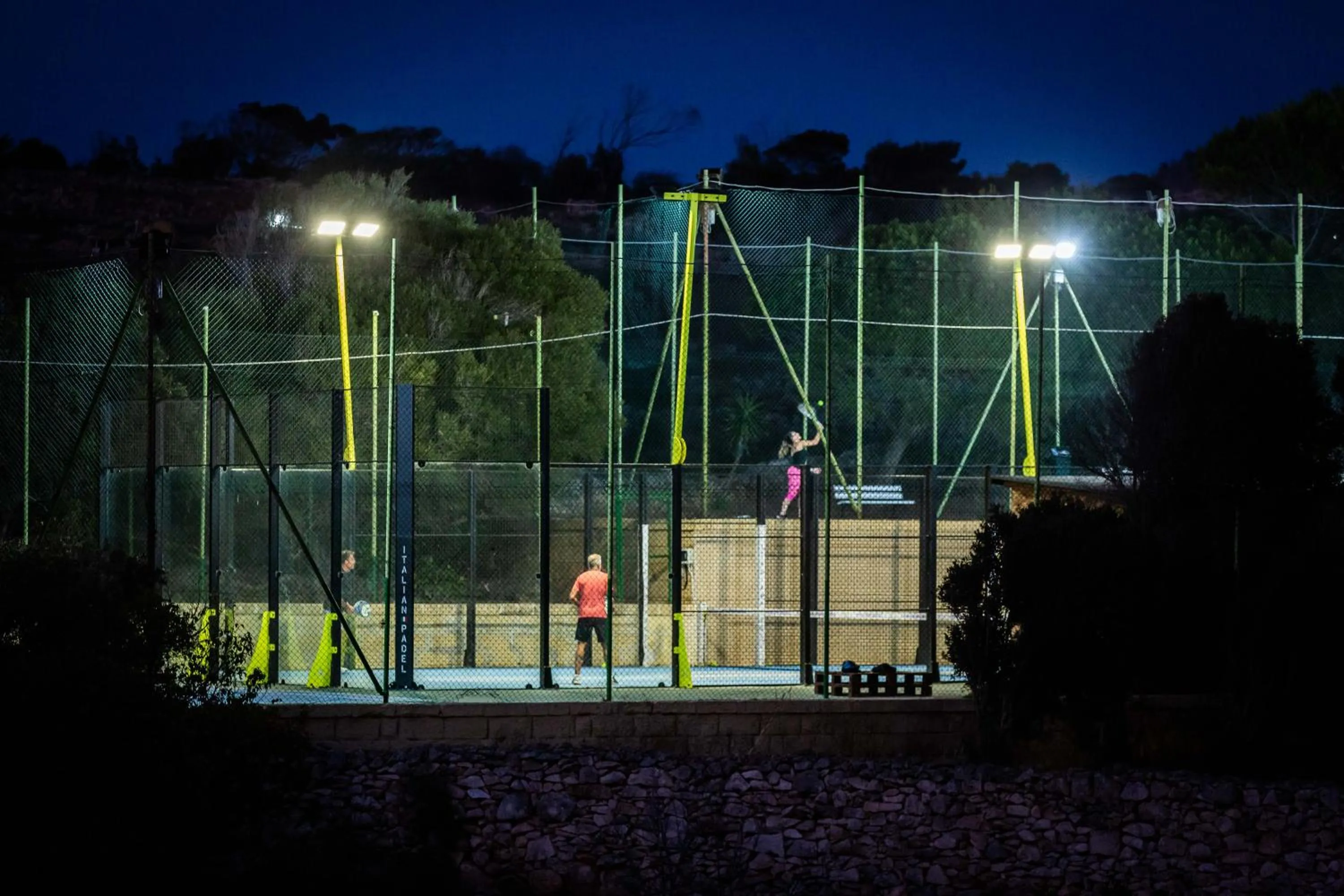 Tennis court in Salini Resort