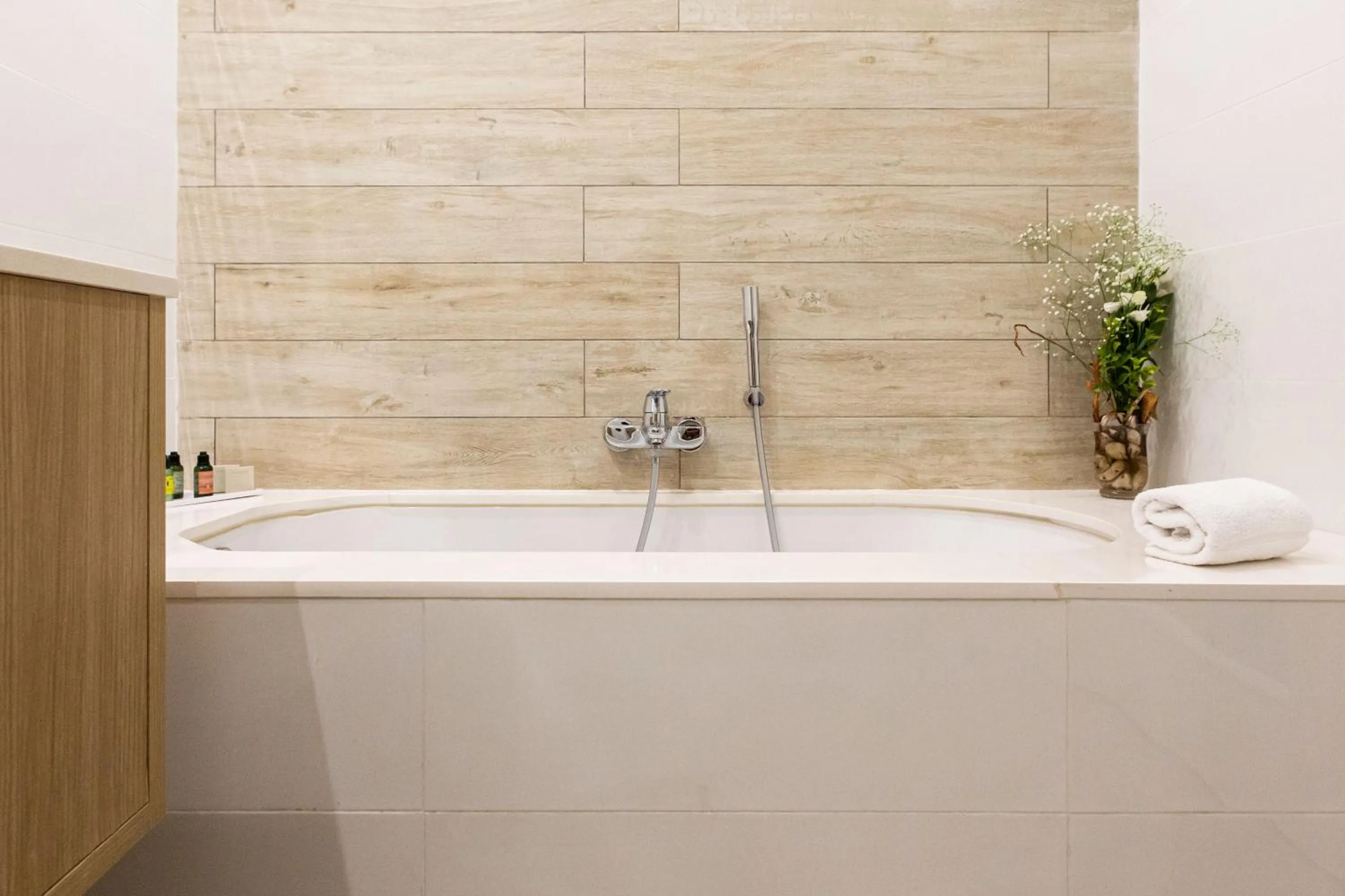 Bath in Salini Resort