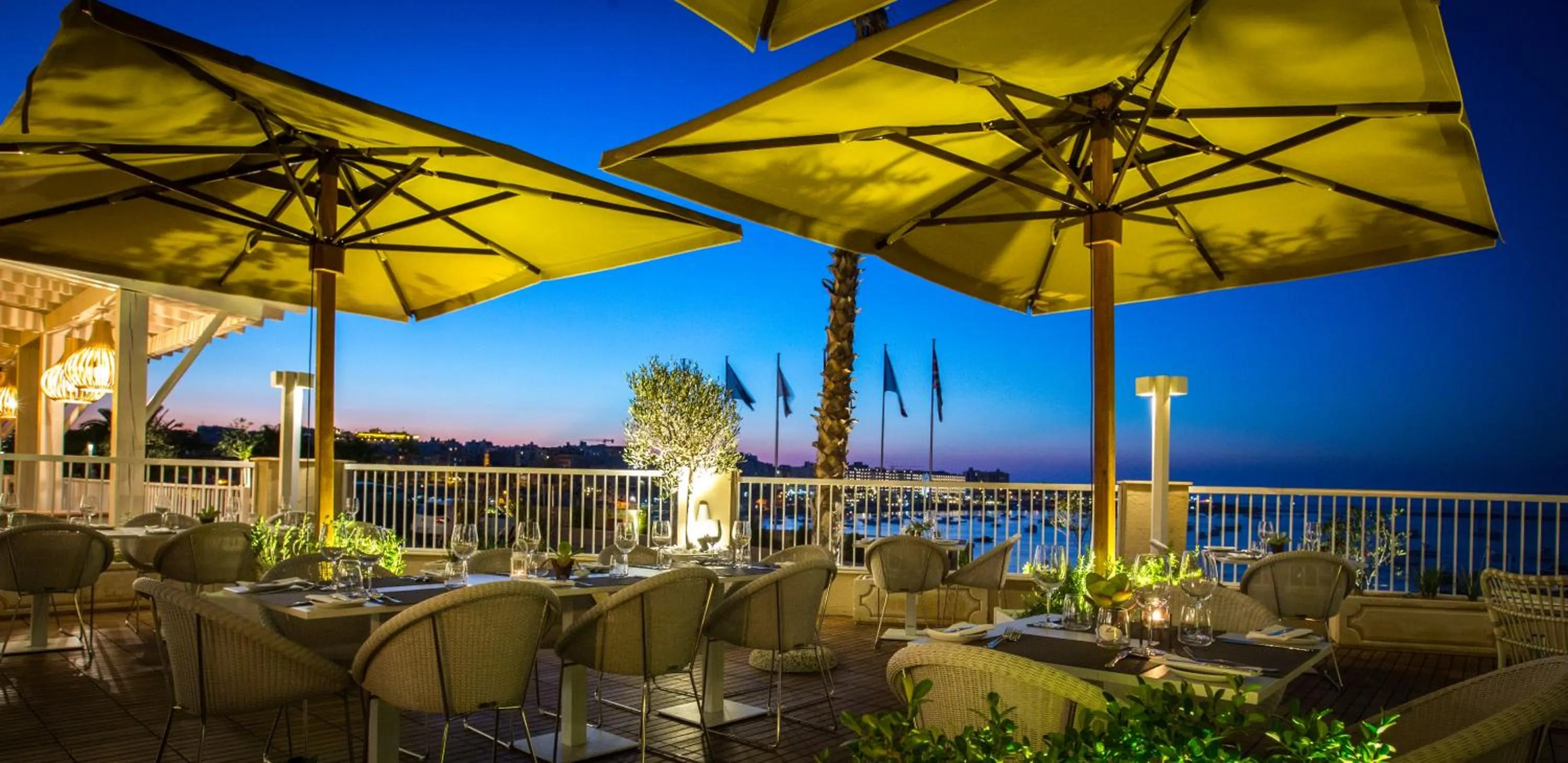 Restaurant/places to eat in Salini Resort